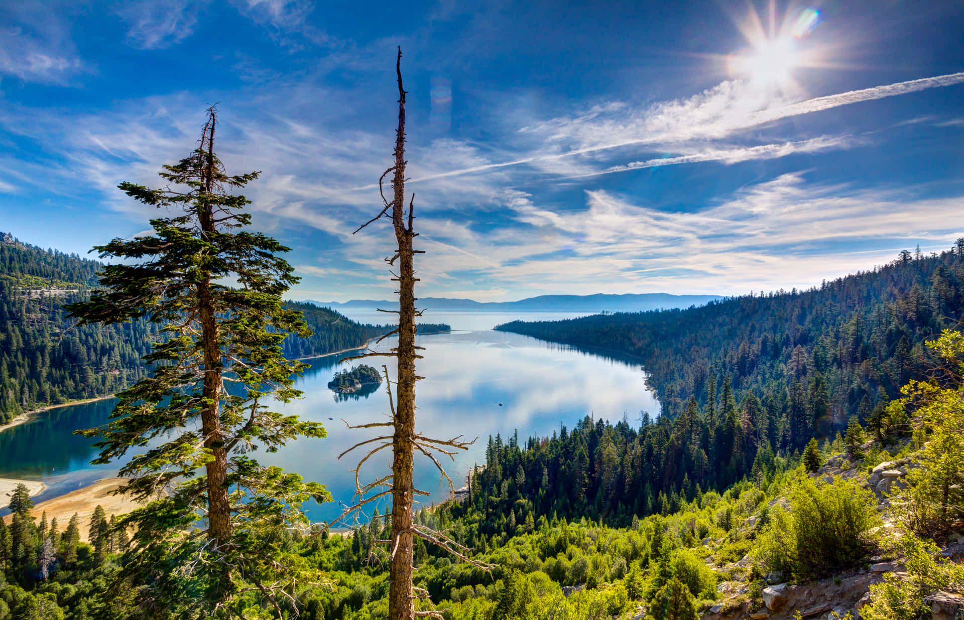 Goditila Bellezza Pura E L'avventura Al Lago Tahoe. Sfondo