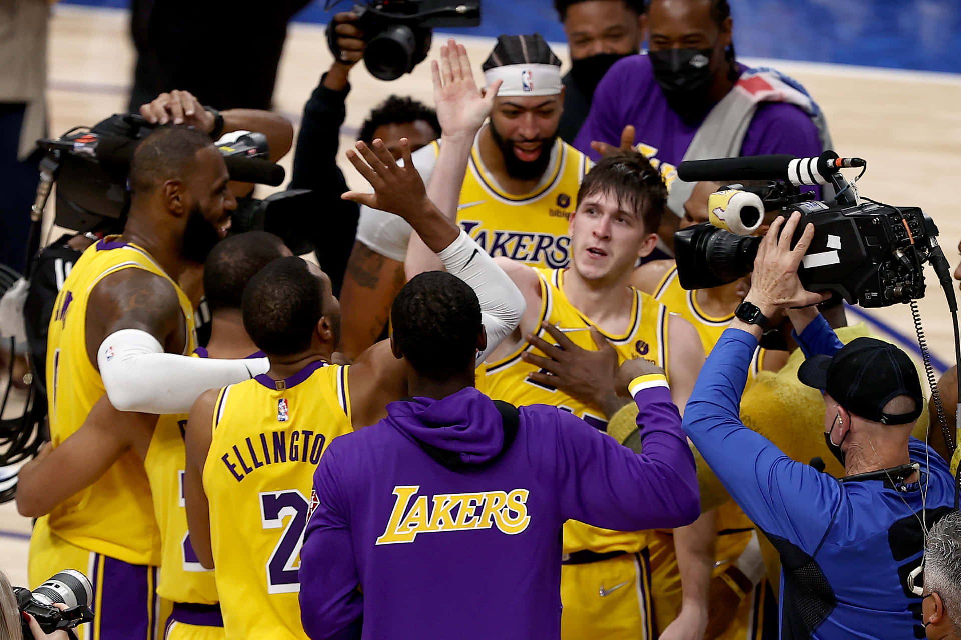 Lakers Celebration Moment Wallpaper