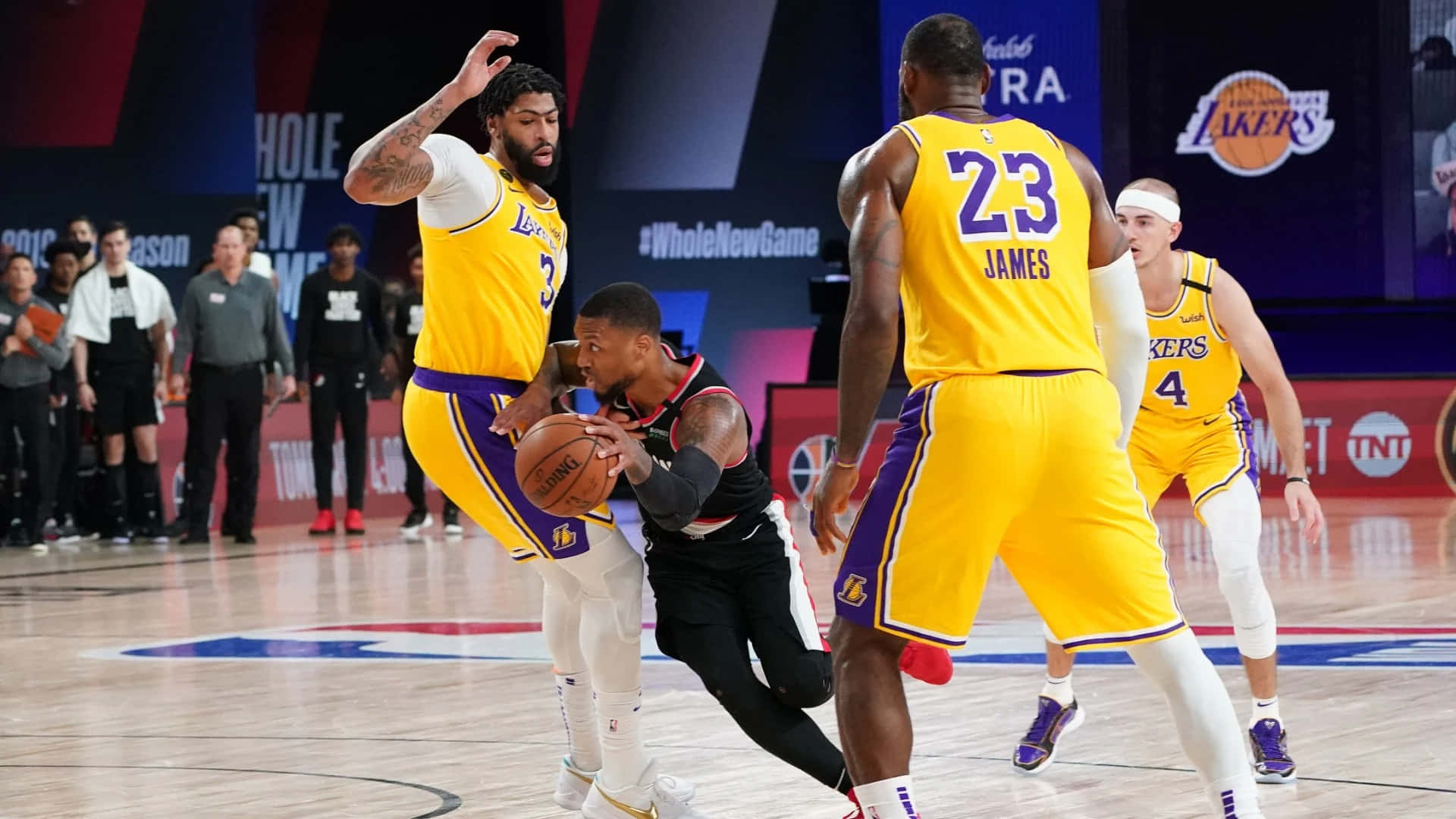 Lakers_ Defense_ Against_ Opponent_2020 Wallpaper