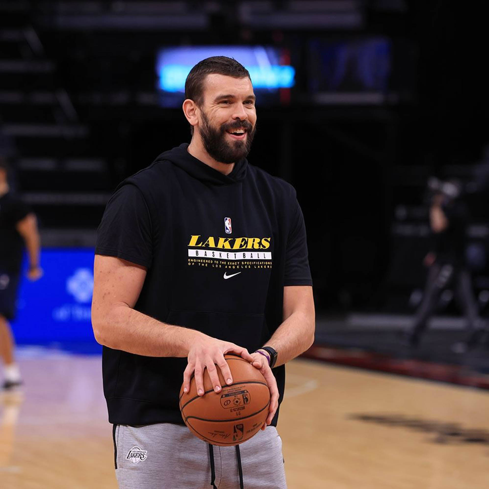Lakers Center, Marc Gasol seen warming up before a game. Wallpaper