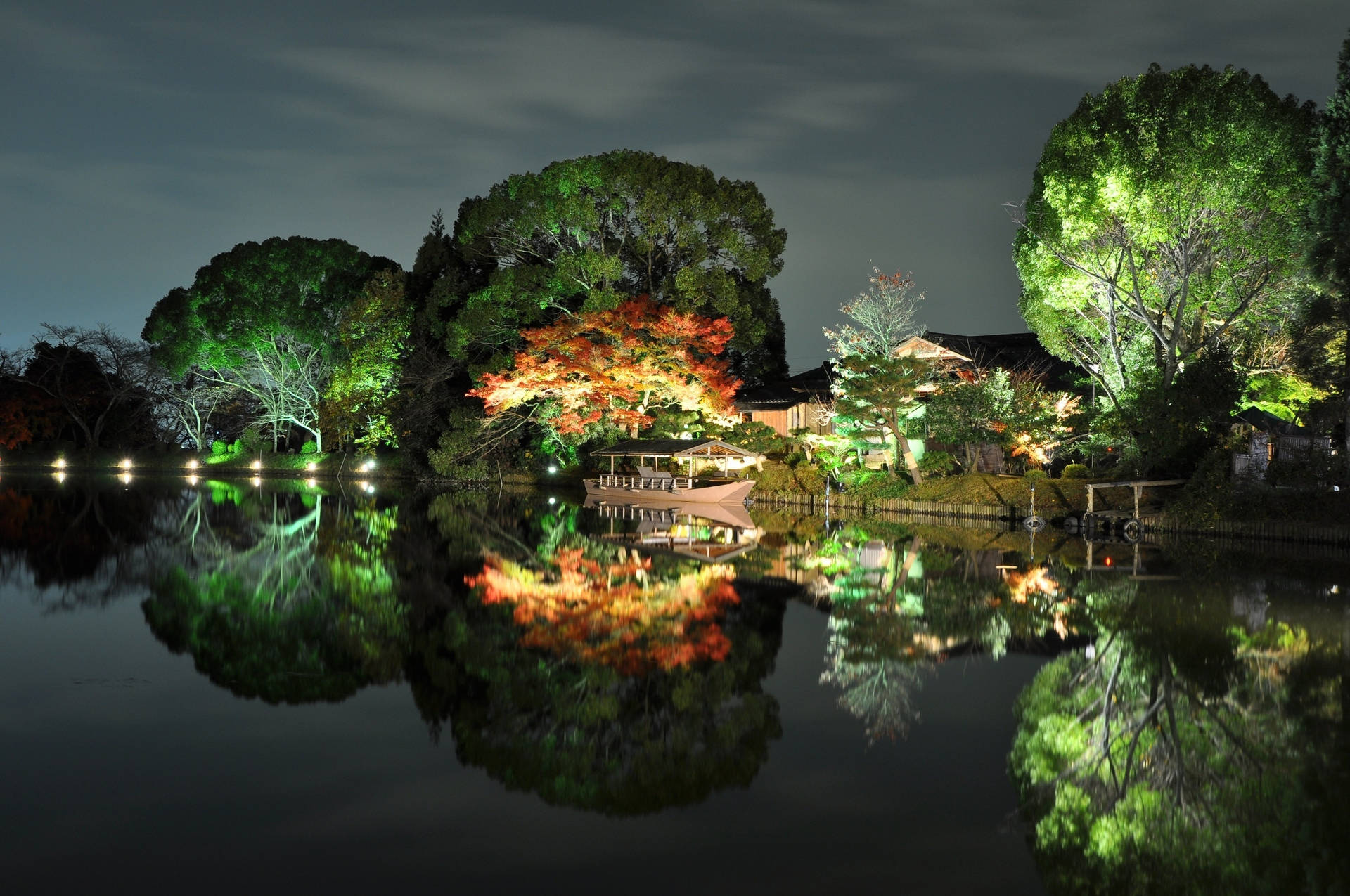 A Breath-taking Lakeside Landscape in Japan Wallpaper