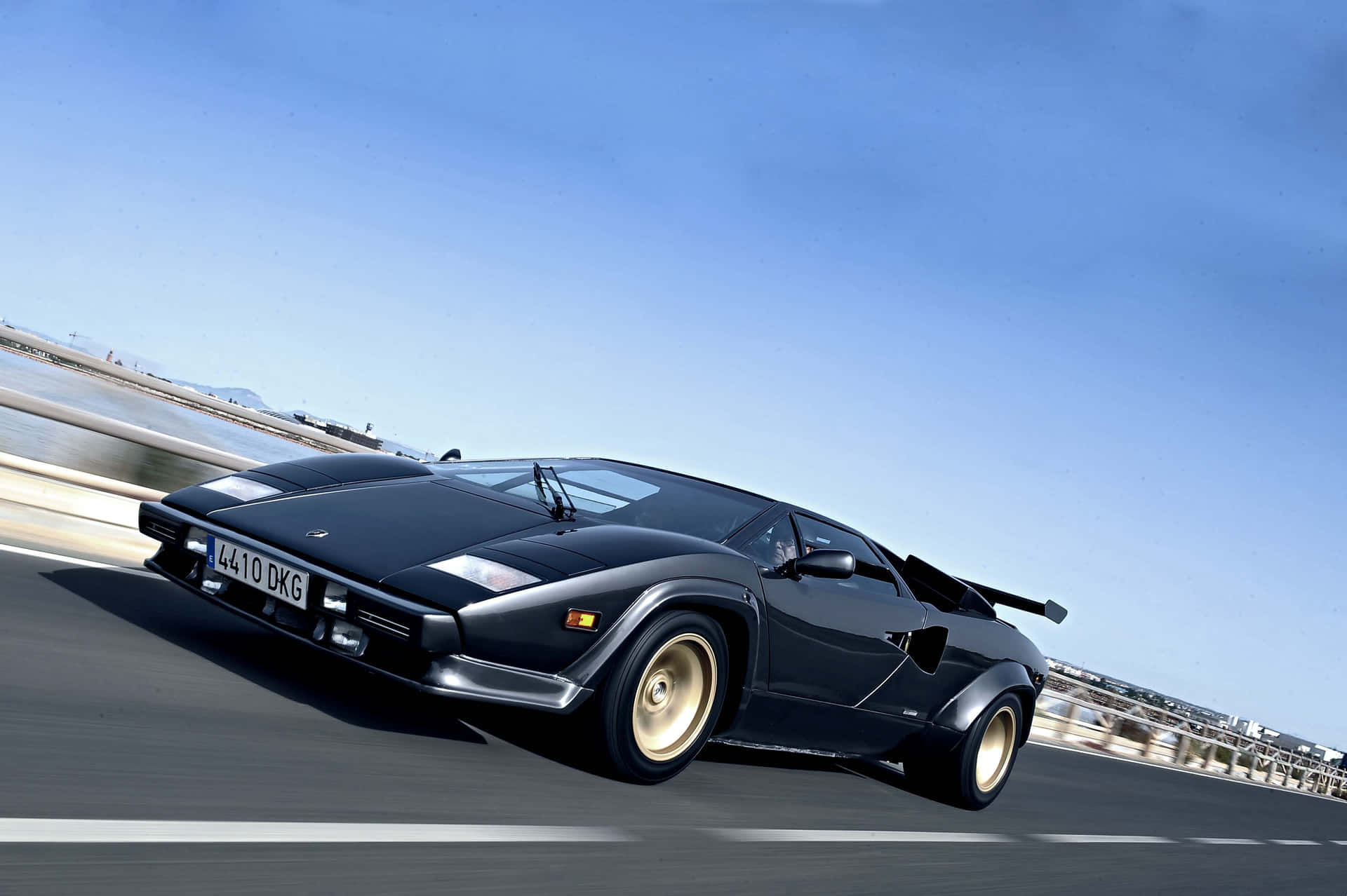 Lamborghini Countach - The Iconic Supercar Wallpaper