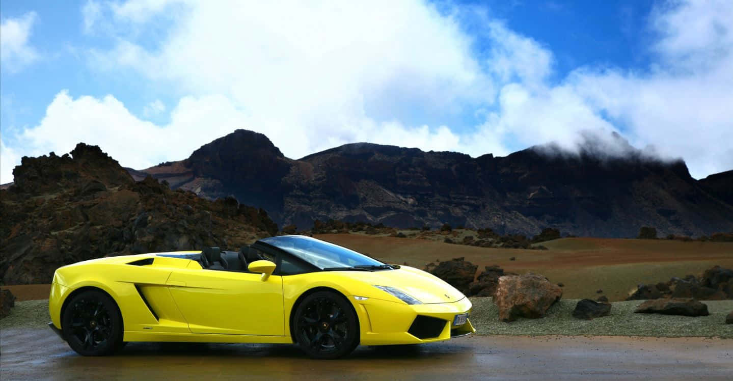 Stunning Lamborghini Gallardo in motion Wallpaper