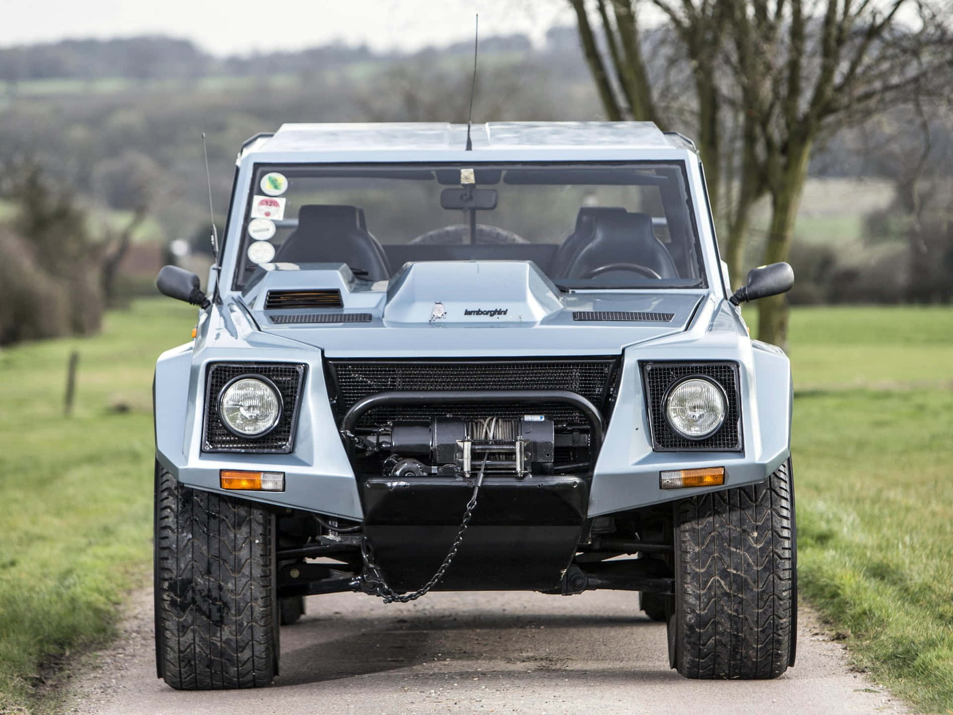 The iconic Lamborghini LM002 off-road luxury SUV in all its glory. Wallpaper