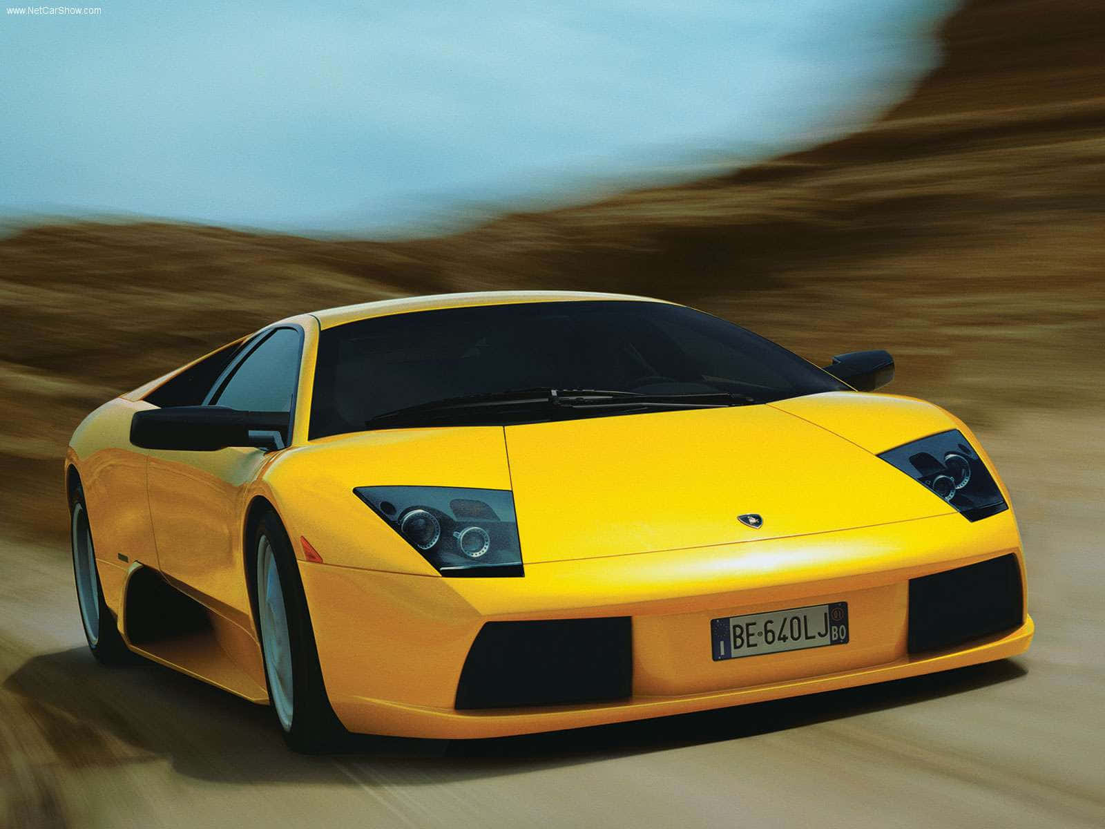 Lamborghinimurciélago En Movimiento. Fondo de pantalla