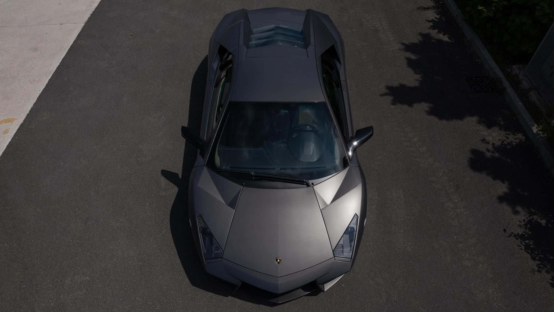 Sleek Lamborghini Reventón in Motion Wallpaper