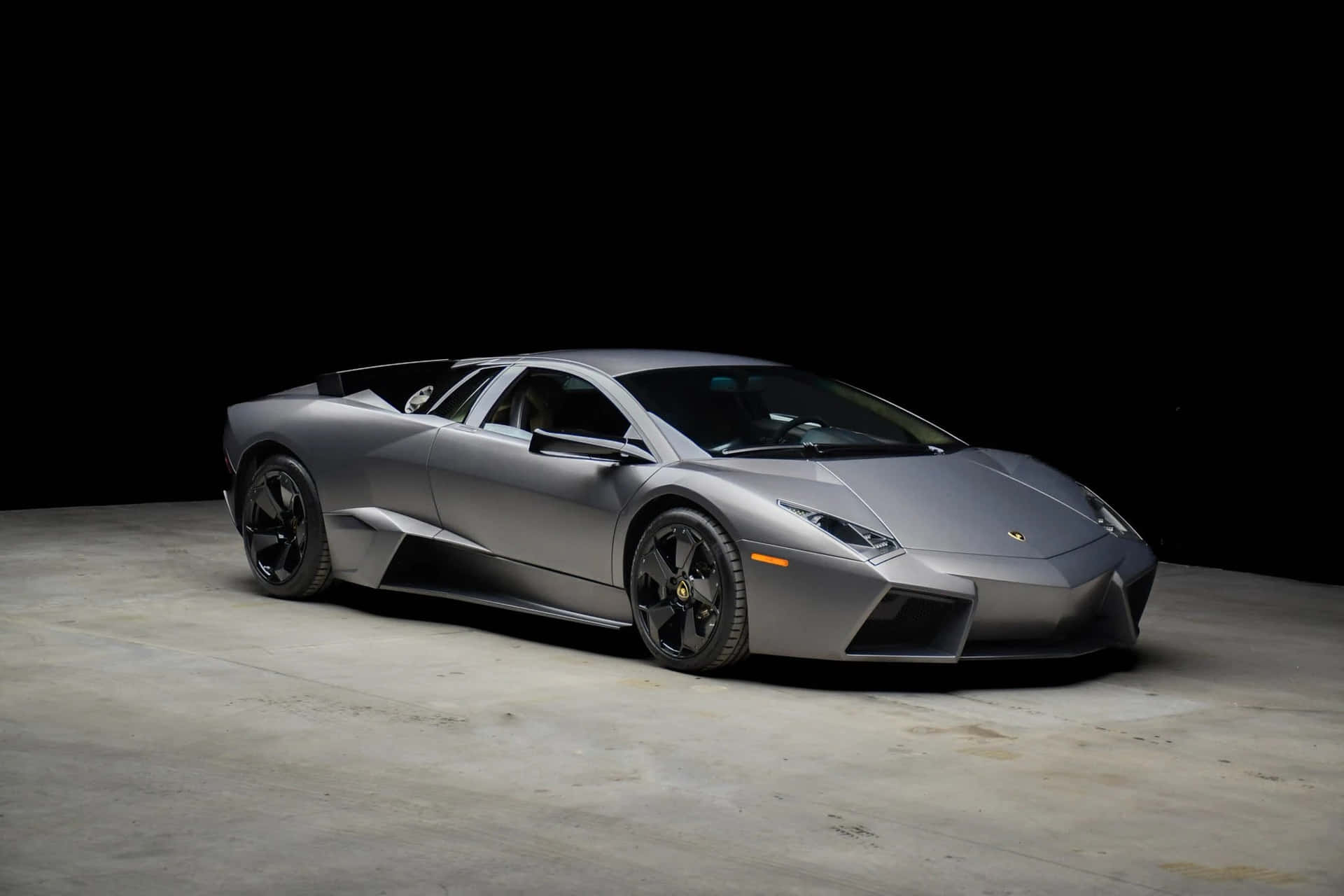 The Sleek and Powerful Lamborghini Reventón Wallpaper