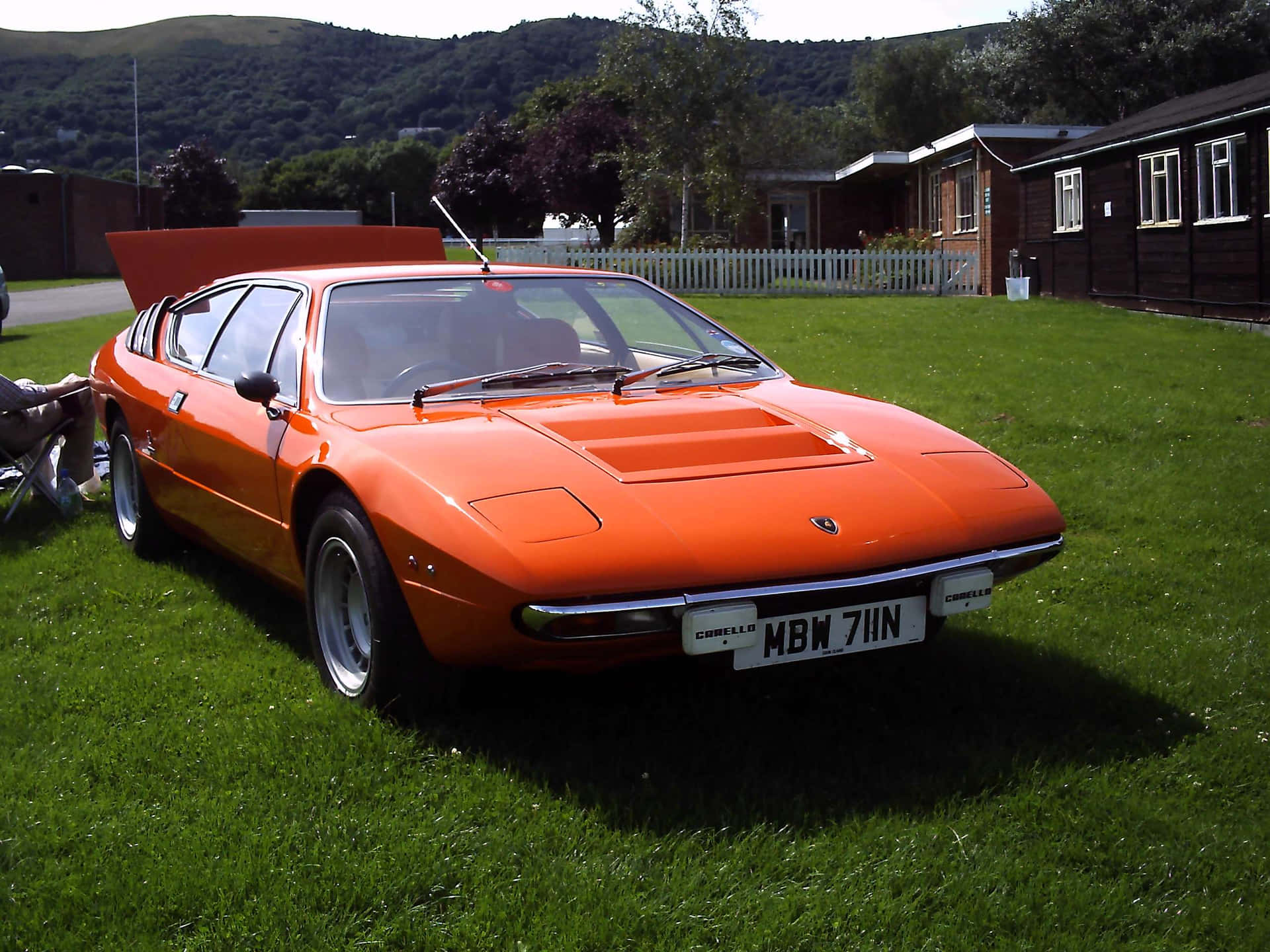 Classic Lamborghini Urraco in motion Wallpaper