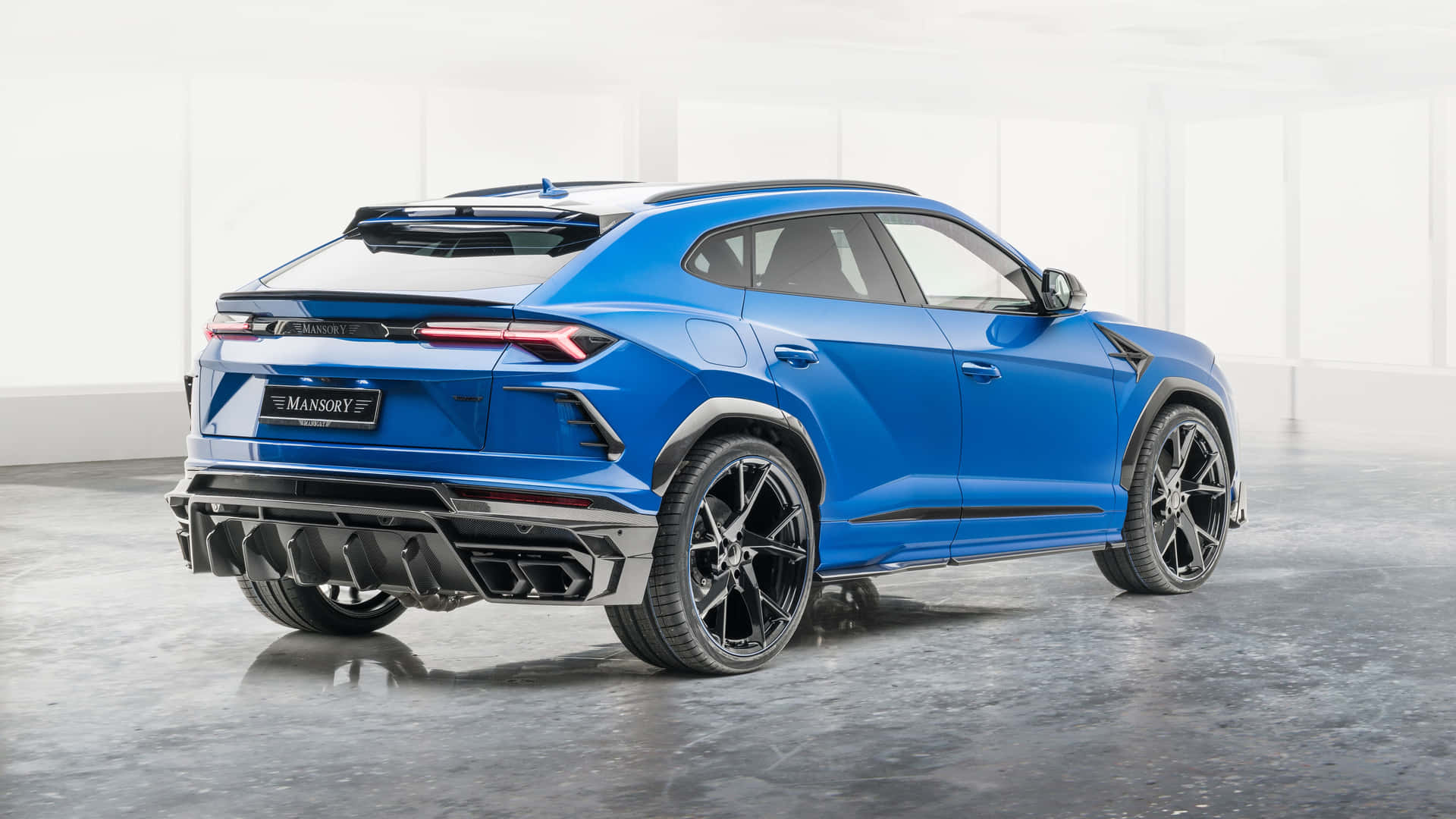 Lamborghini Urus - The Ultimate Luxury SUV Wallpaper