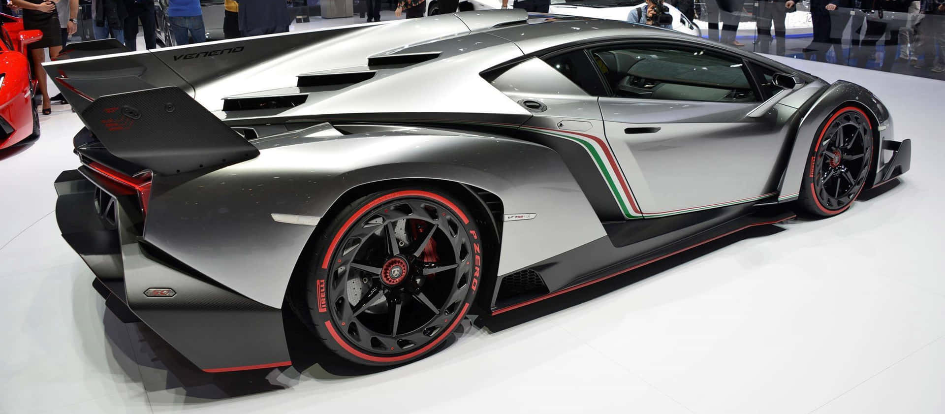 Lamborghiniveneno - Desatando Velocidad Y Lujo Fondo de pantalla