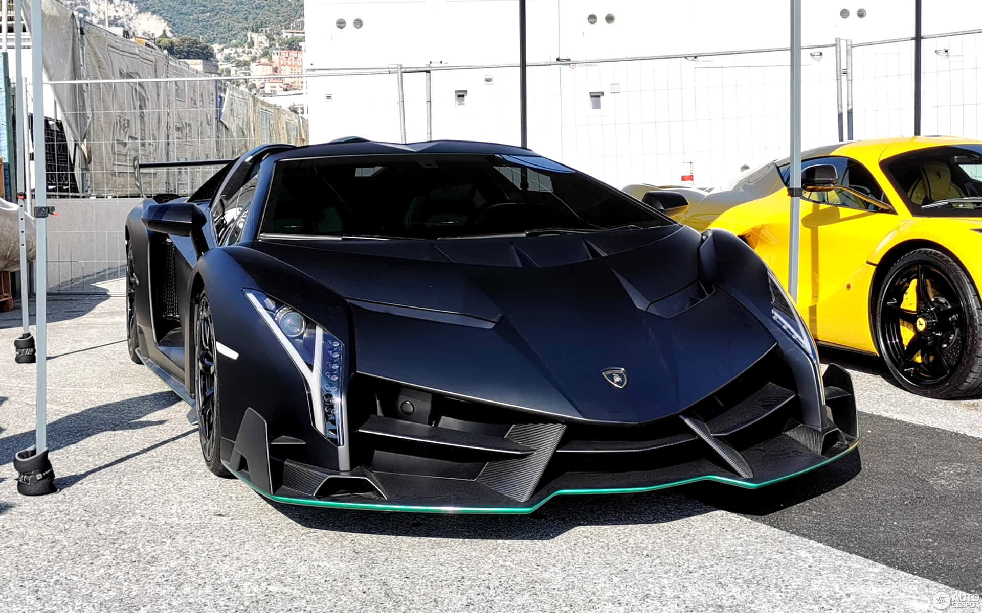 Captivating Lamborghini Veneno in Action Wallpaper