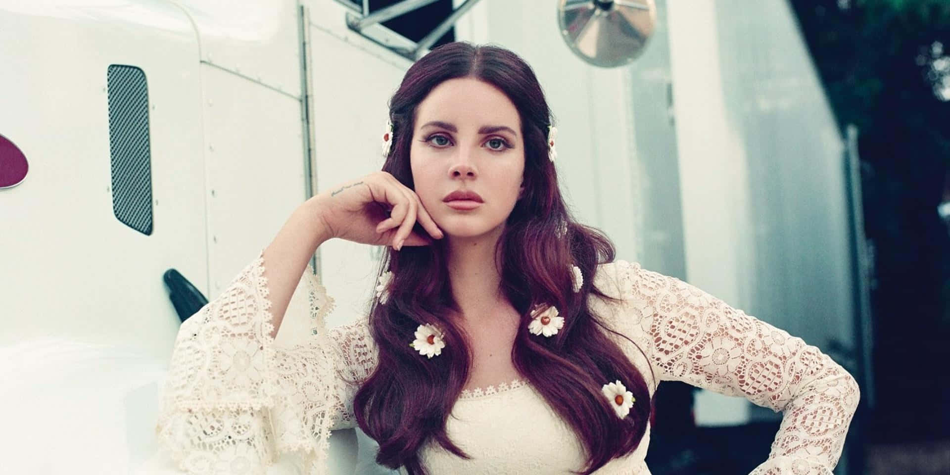 Lana Del Rey Vintage Inspired Portrait Wallpaper