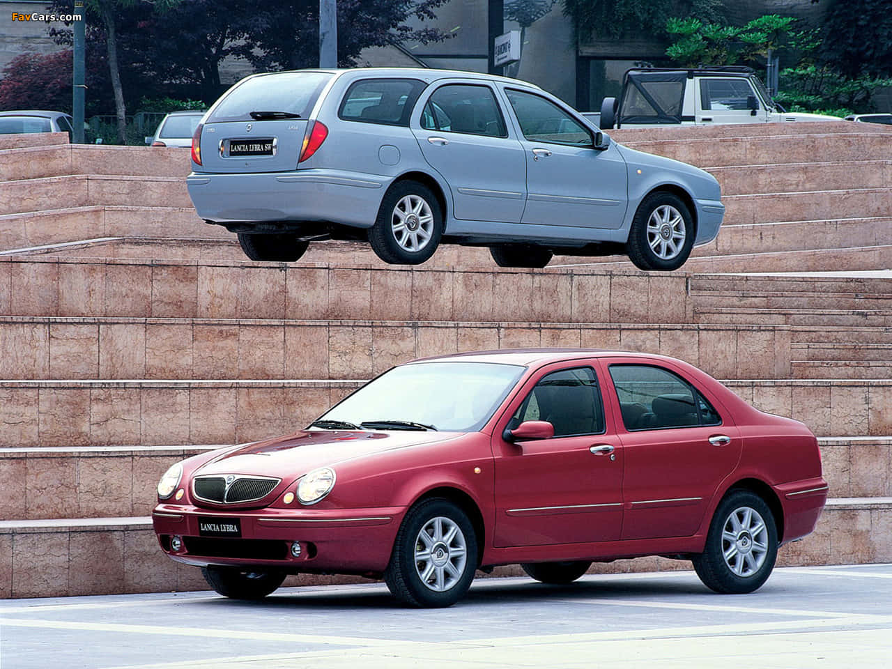 Lancia Lybra Sedan En Stationwagen Achtergrond