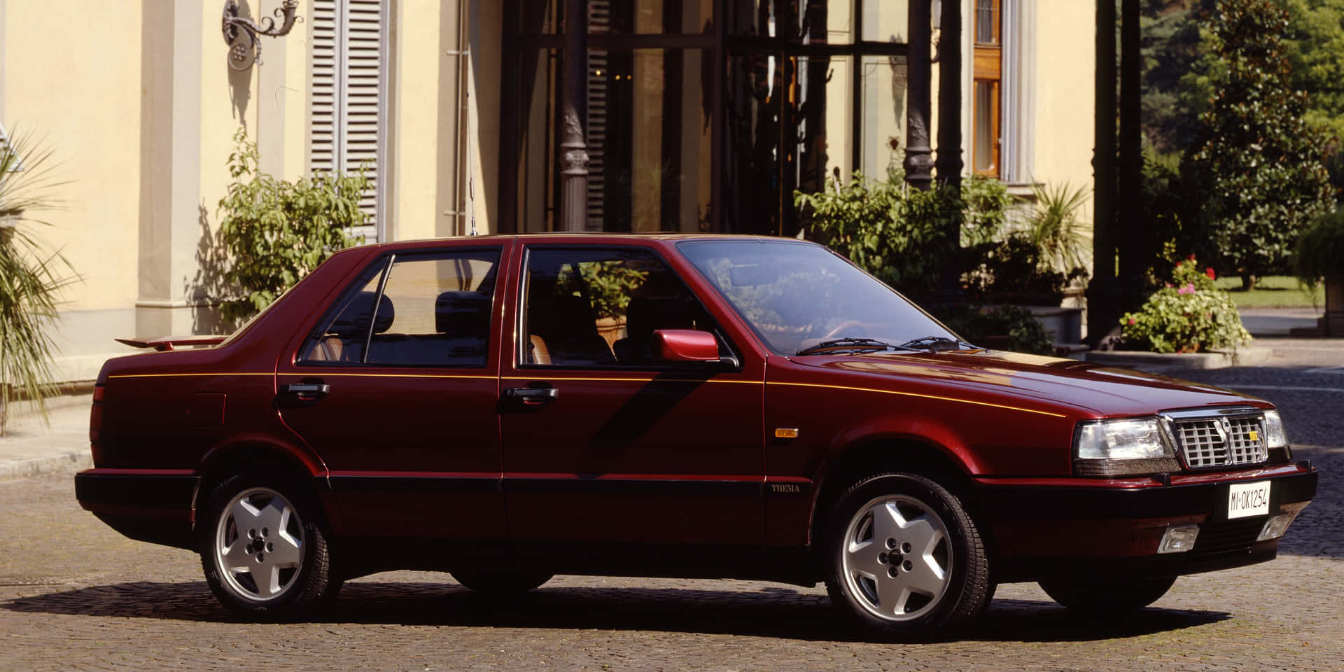 Lancia Thema Berline Classique Fond d'écran