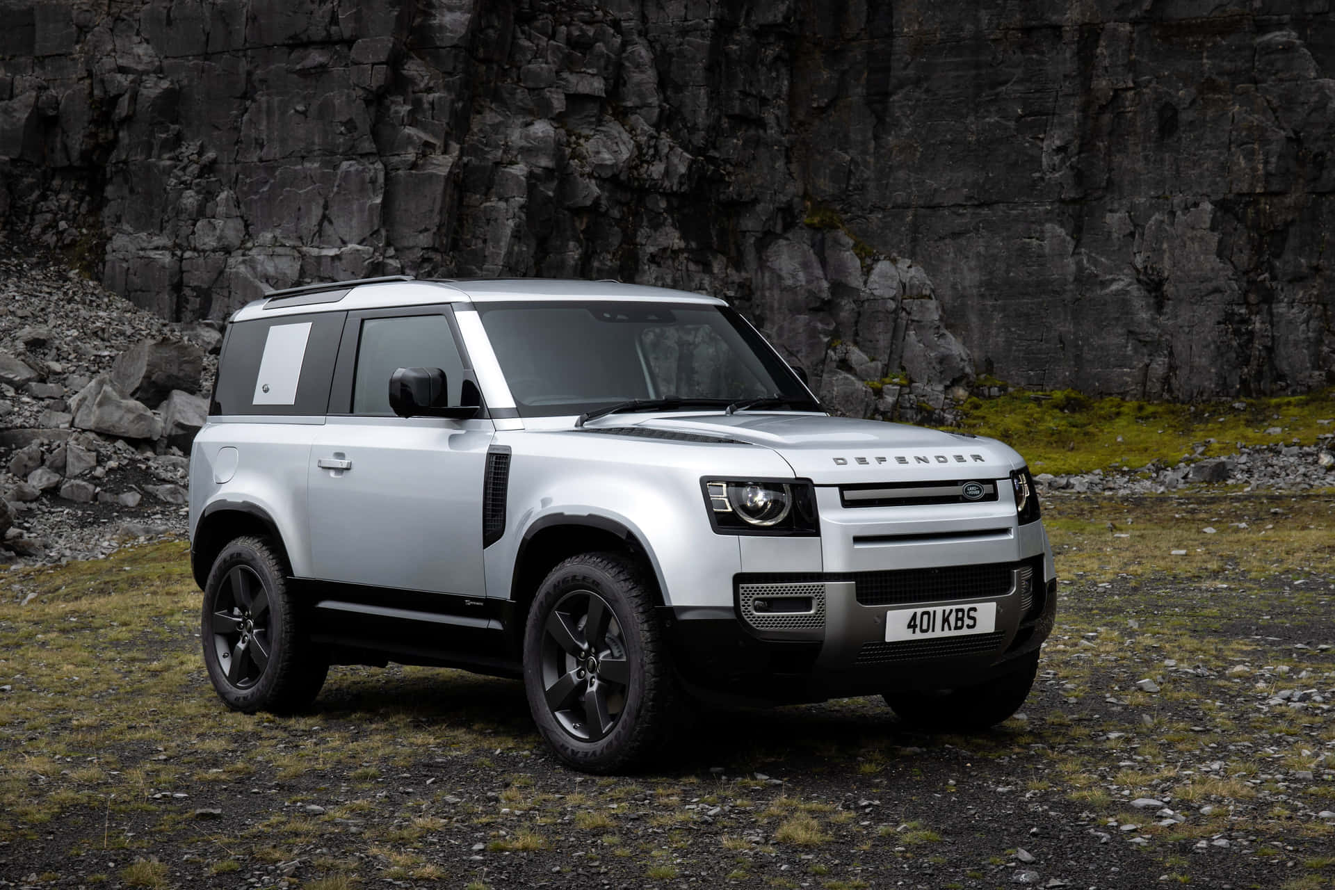 Land Rover Defender conquering the outdoors Wallpaper