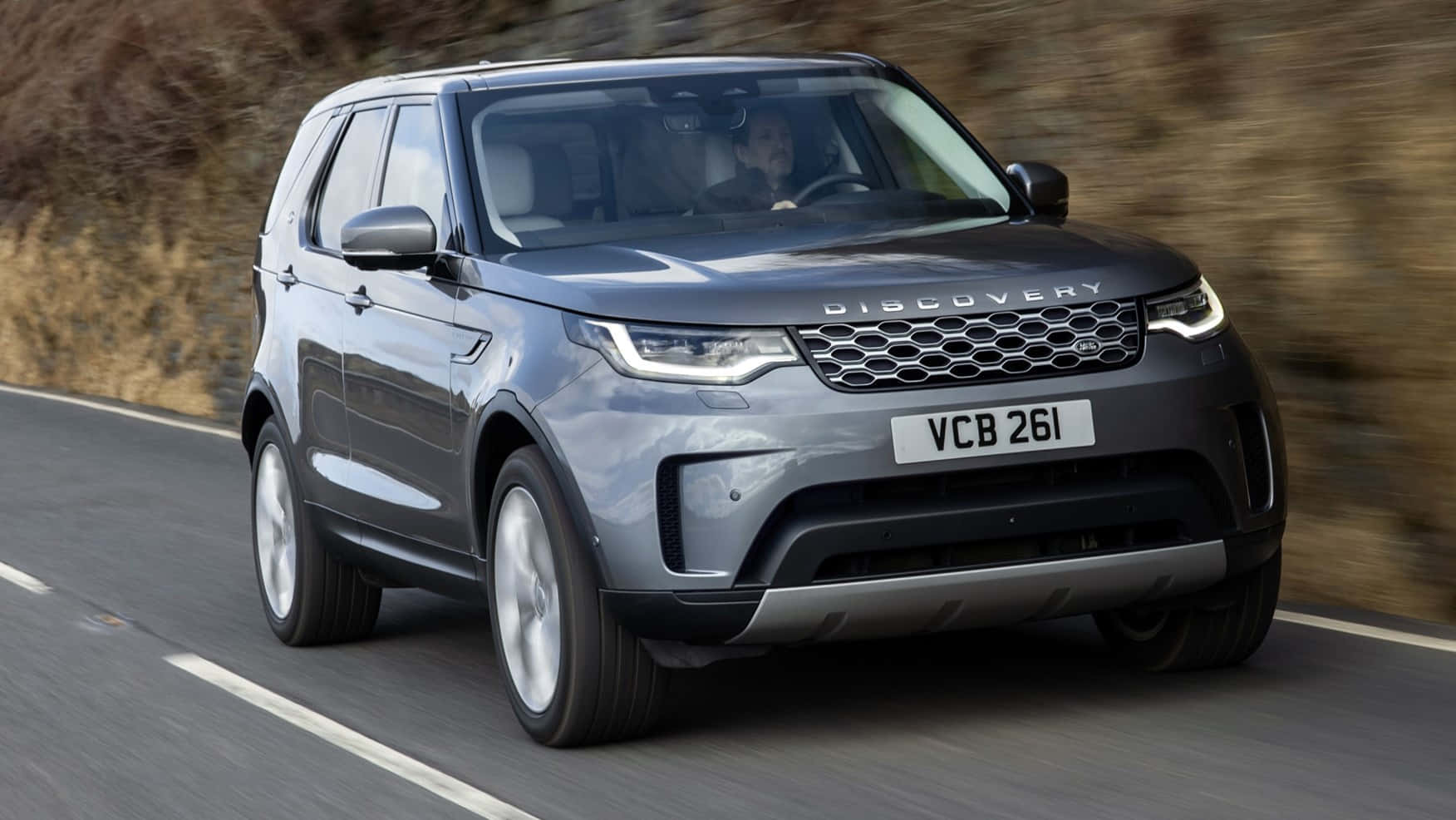 Stunning Land Rover Discovery in a Natural Setting Wallpaper