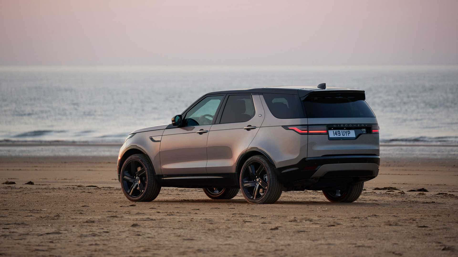 The Stunning Land Rover Discovery Wallpaper