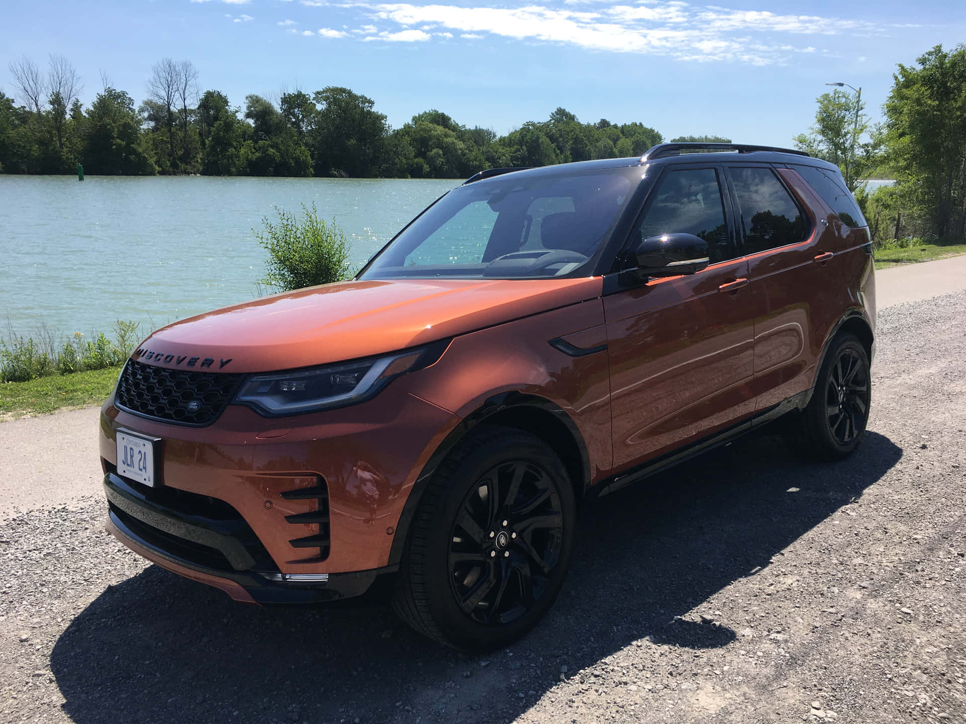 Land Rover Discovery Di Medan Gunung Wallpaper