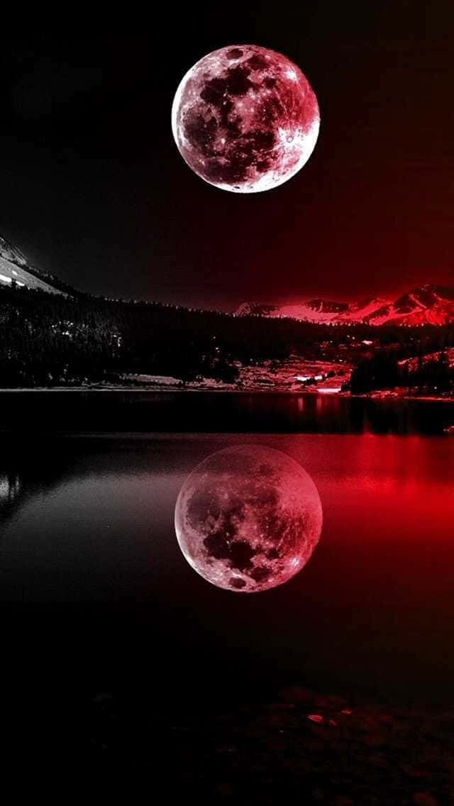 Grandecielo Notturno Rosso Con Luna. Sfondo