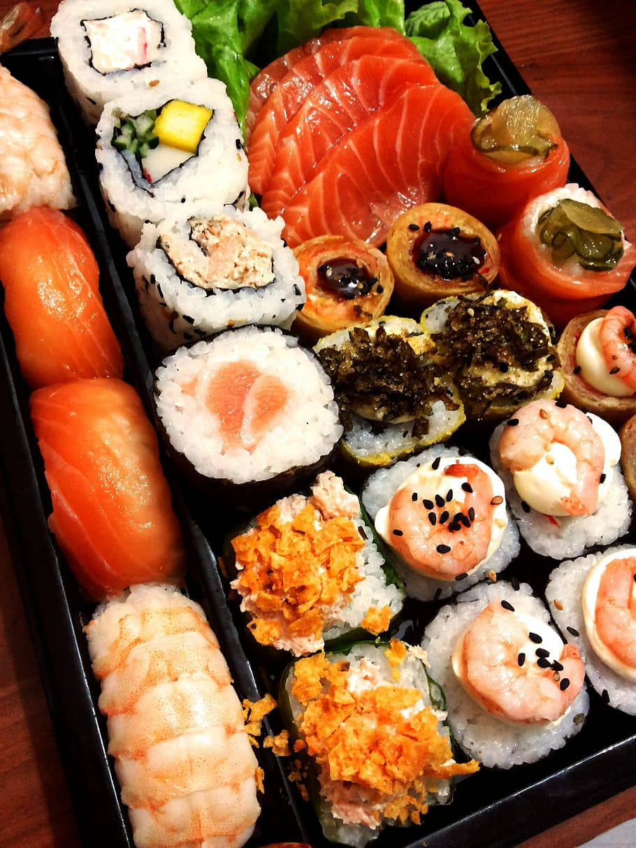 Stor sashimi og maki bokse til at pynte din skærm. Wallpaper