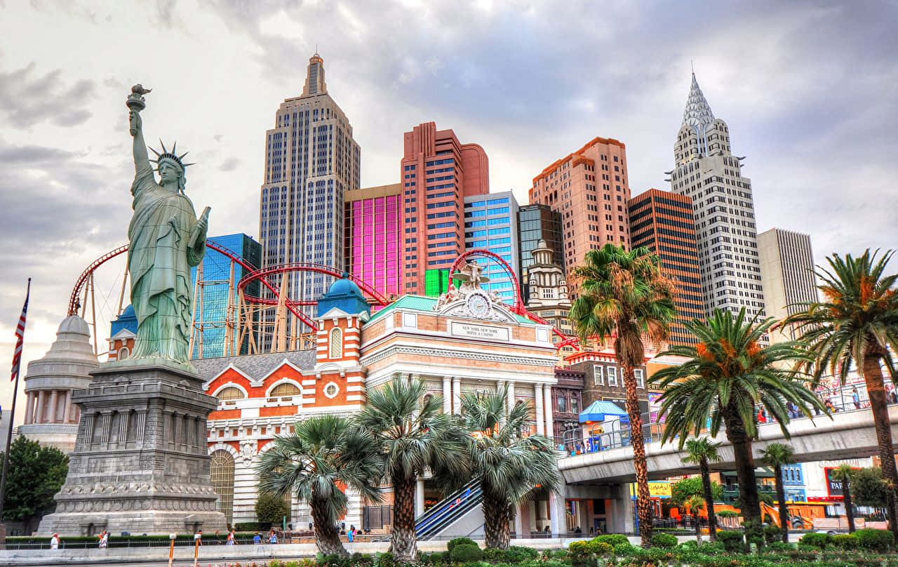 Beautiful view of the Las Vegas Strip Wallpaper