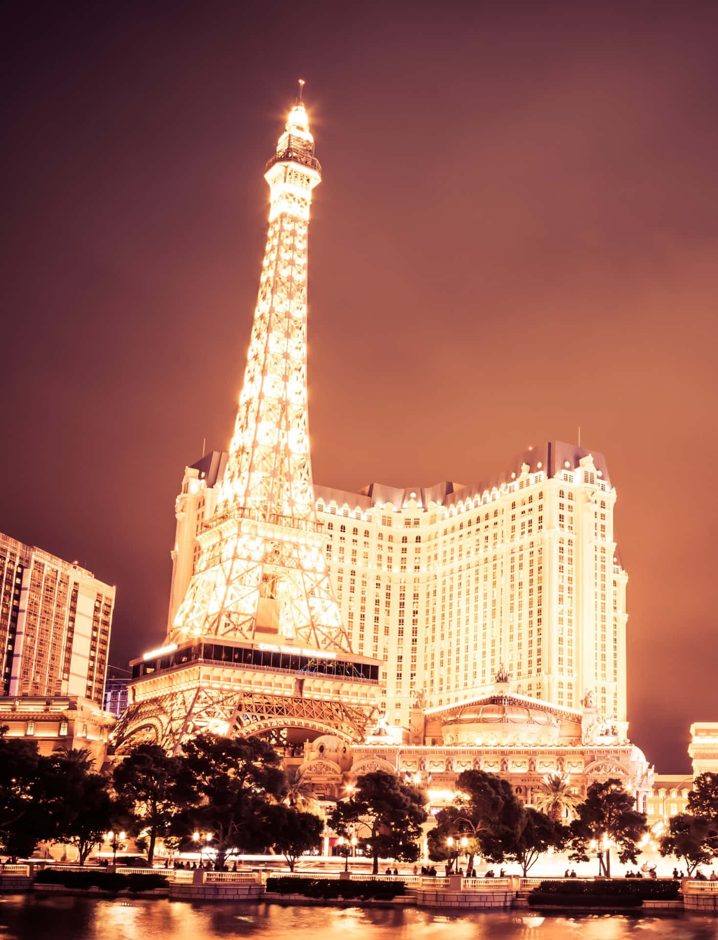 Nyd synet, lyde og livlig natteliv i Las Vegas på din telefon. Wallpaper