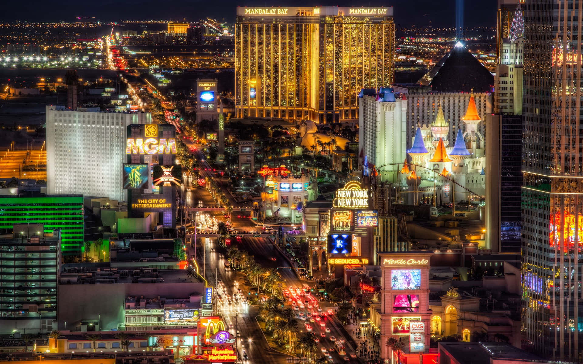 "Glimpse of the Fabulous Las Vegas Skyline" Wallpaper