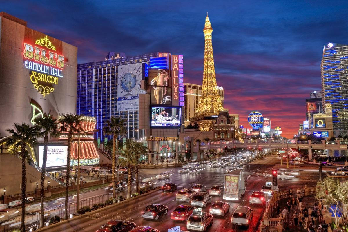 Las Vegas Strip Ballys Eiffel Replica Wallpaper