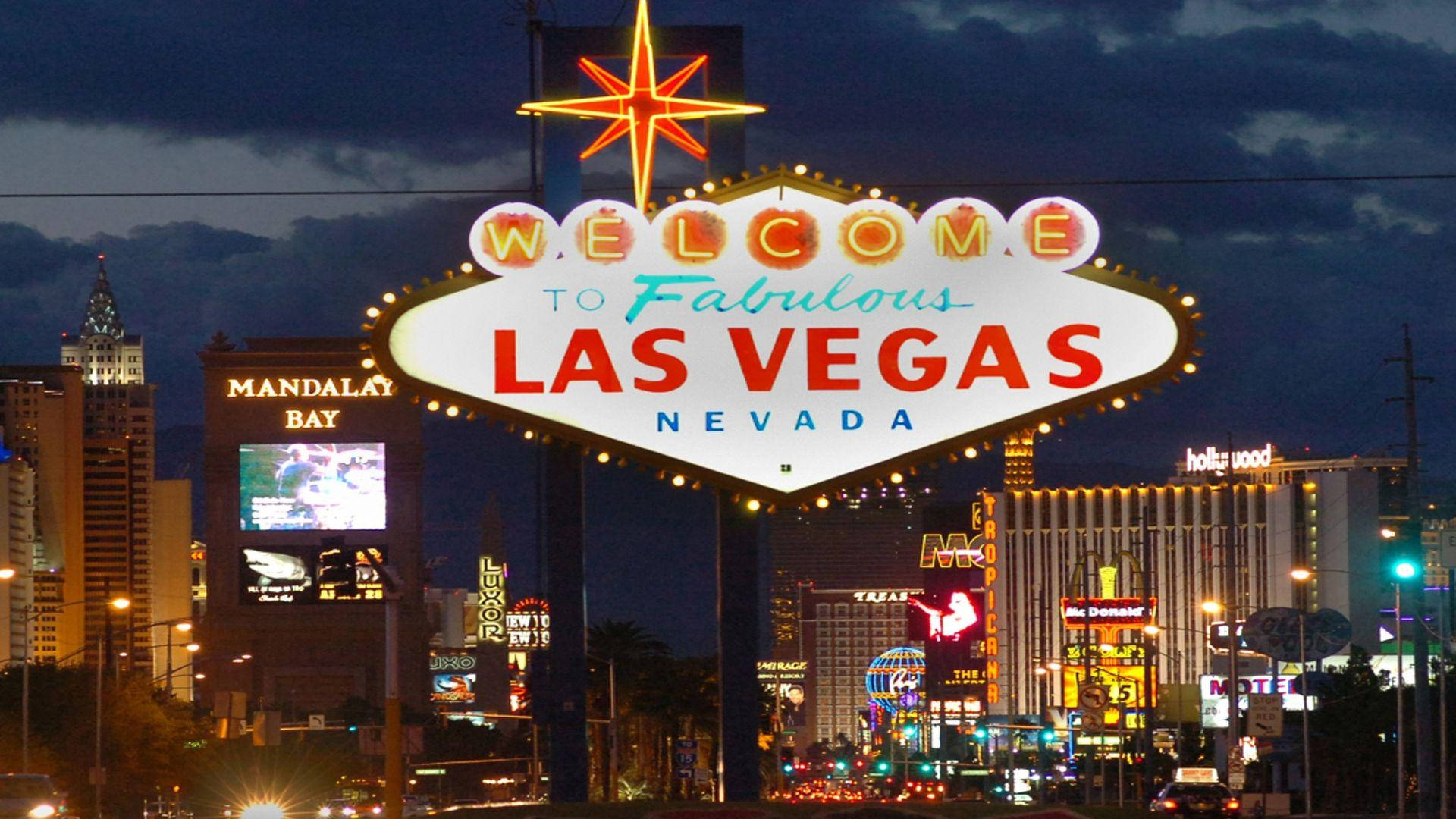 Las Vegas Strip Fabulous Sign Night Wallpaper