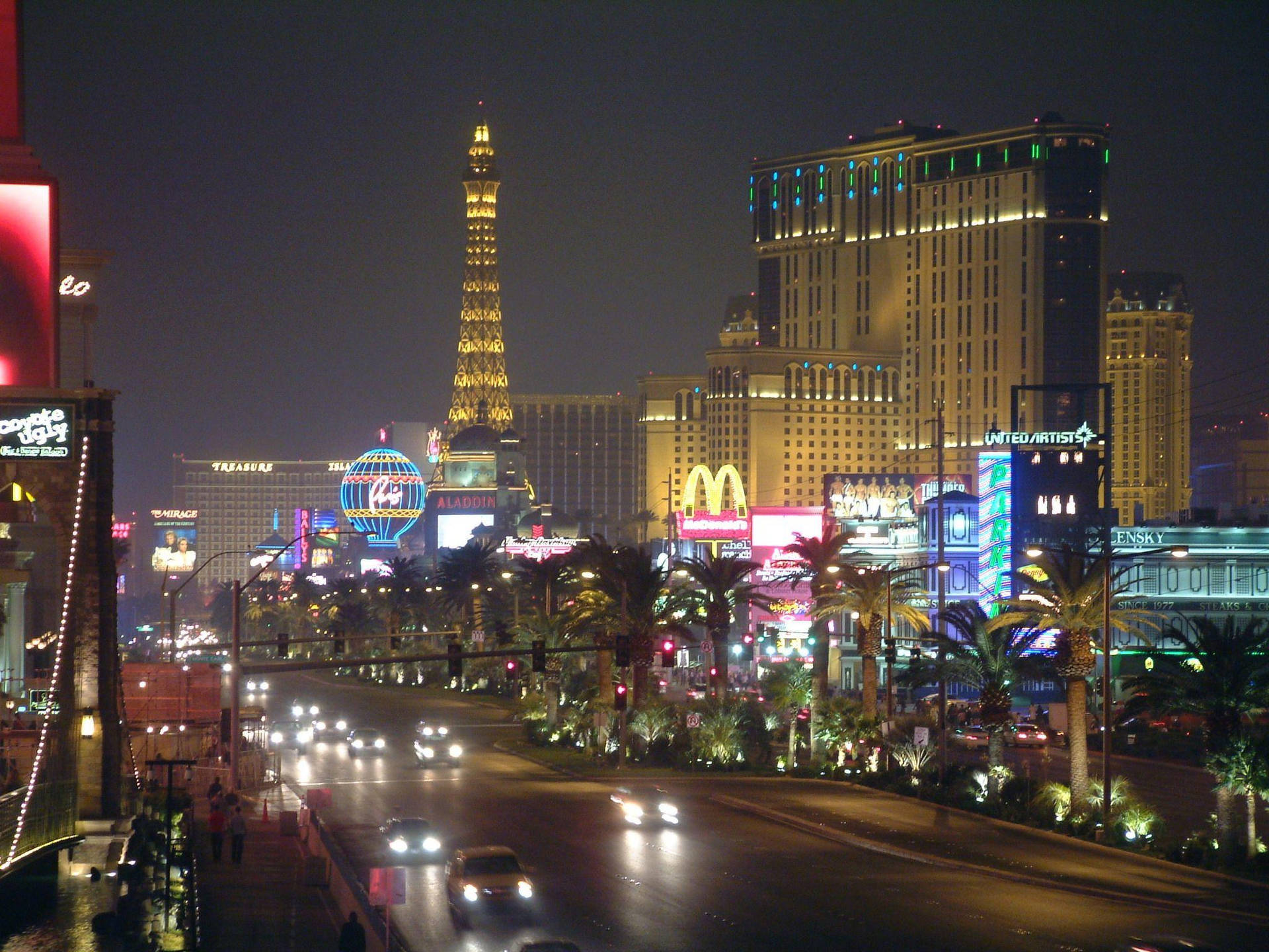 Las Vegas Strip Mcdonalds Sign Wallpaper