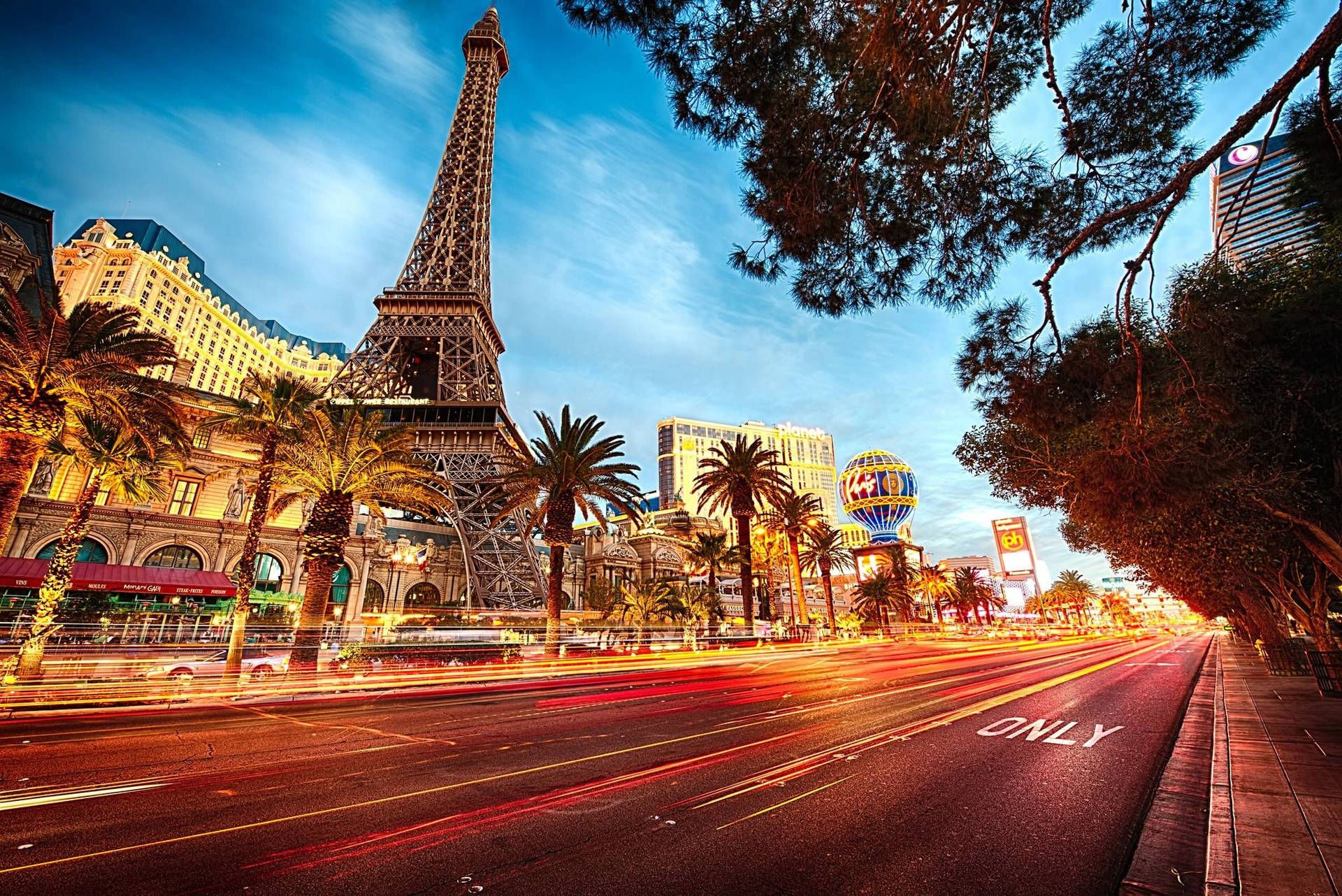 Las Vegas Strip Paris Road Timelapse Wallpaper