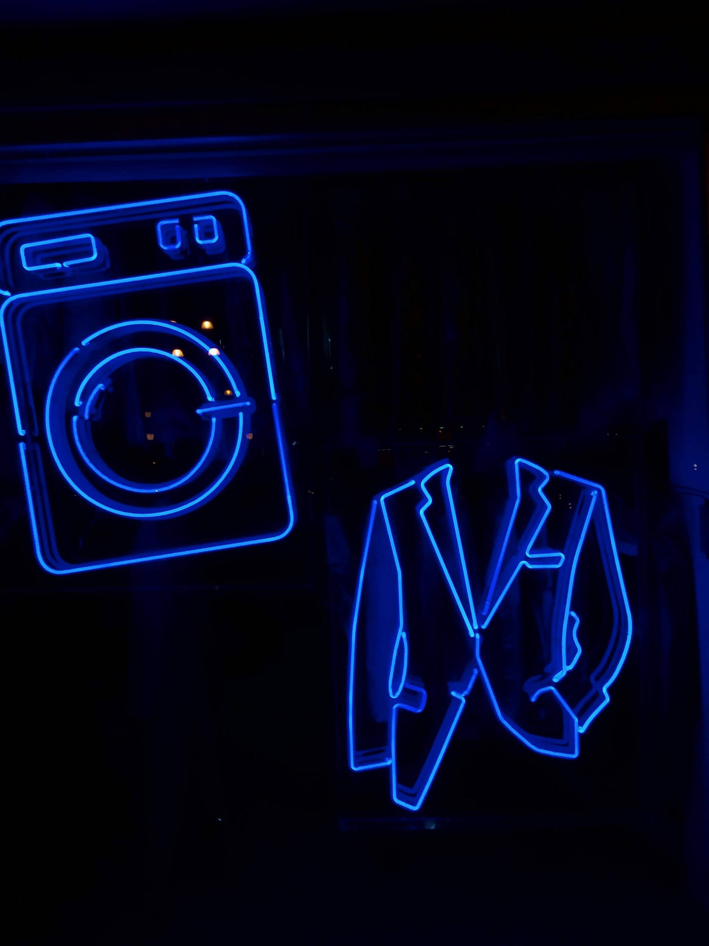 Sfondoper Iphone Con Segnaletica Lavanderia In Blu Neon Sfondo