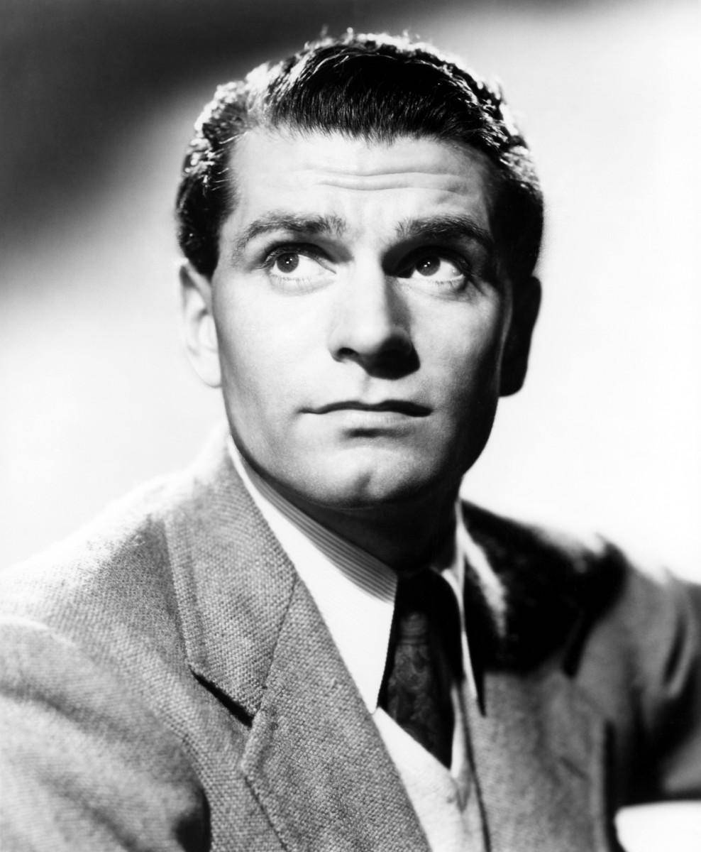 Laurence Olivier Black And White Looking Up Wallpaper