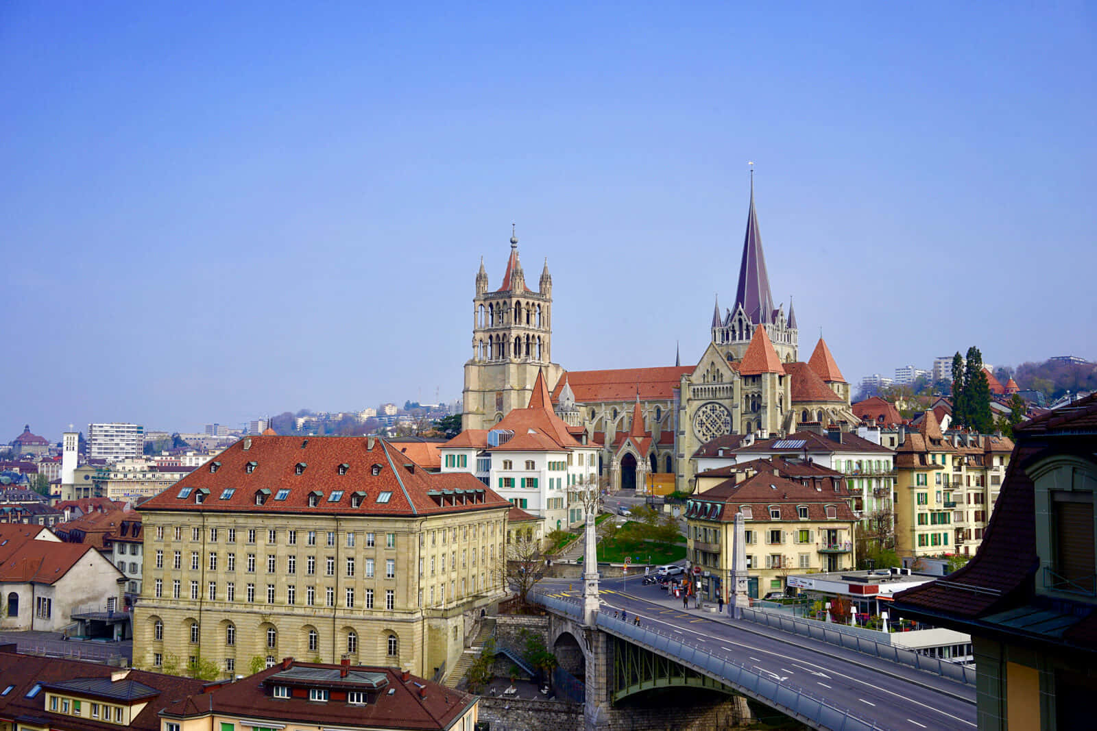 Lausanne Katedral Og Bylandskap Bakgrunnsbildet