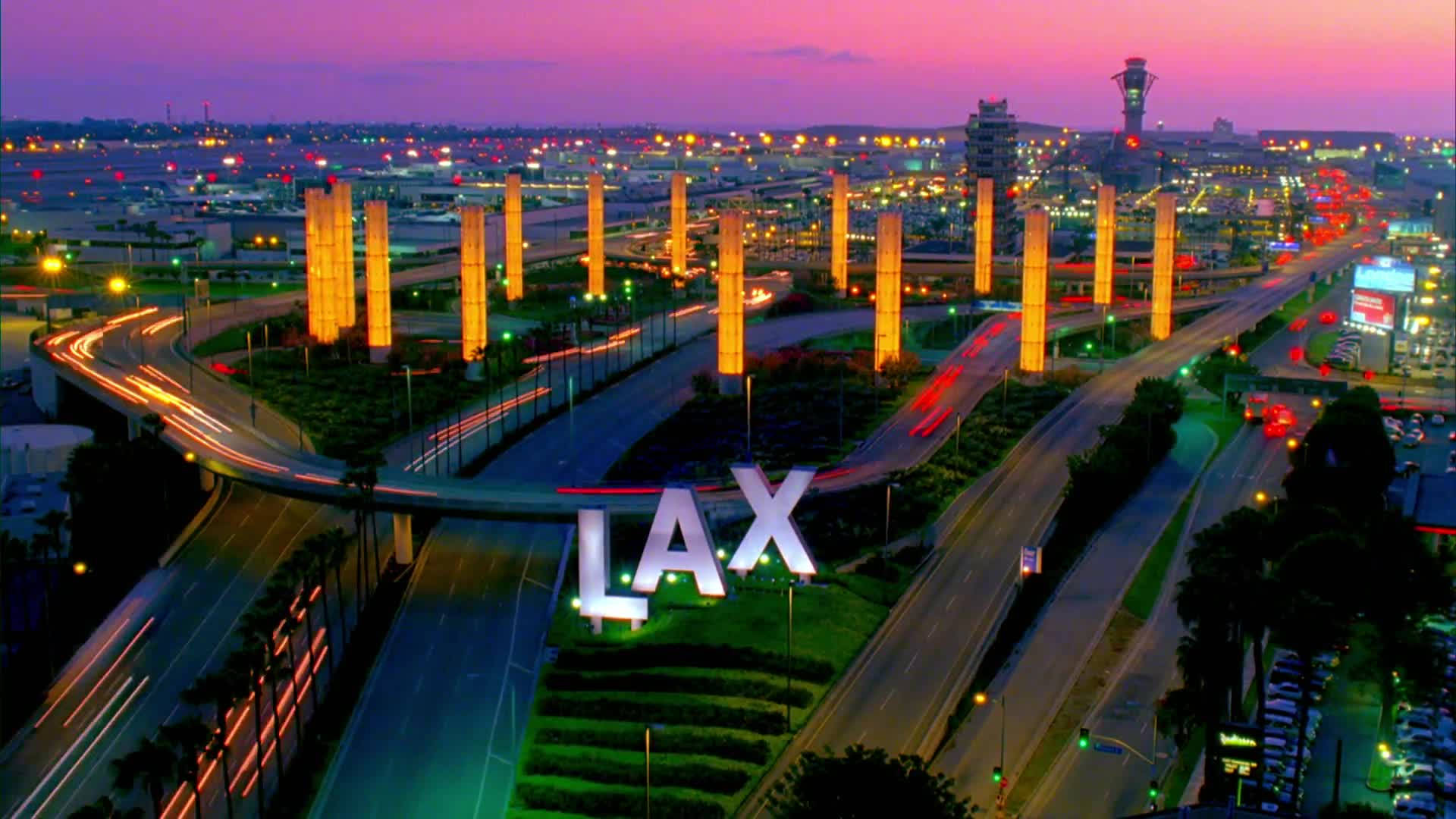 The Pacific Ocean skyline at the Los Angeles International Airport. Wallpaper