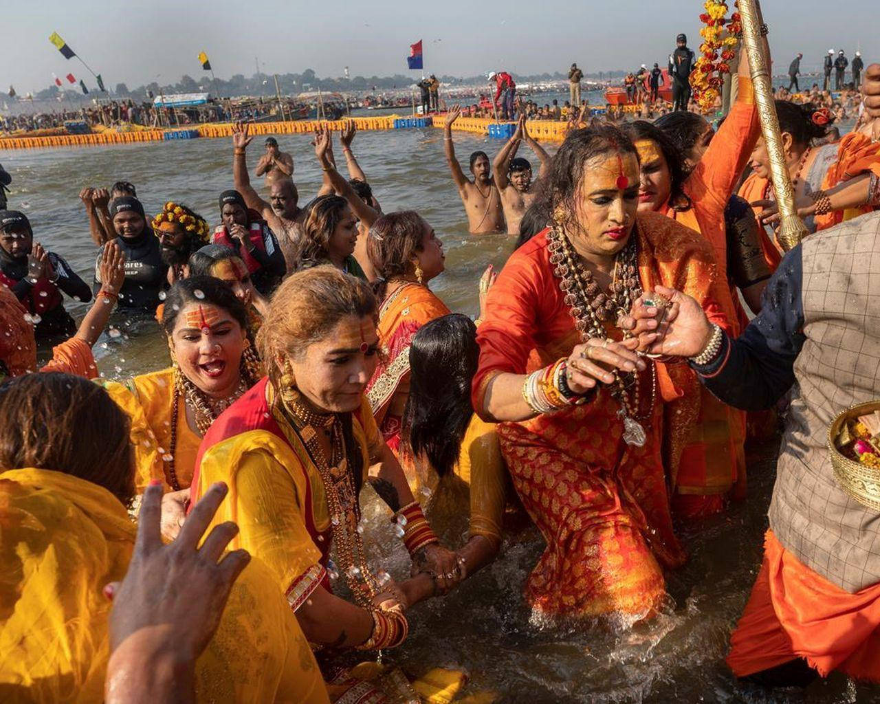 Laxmi Narayan Tripathi With Supporters Crossing Water