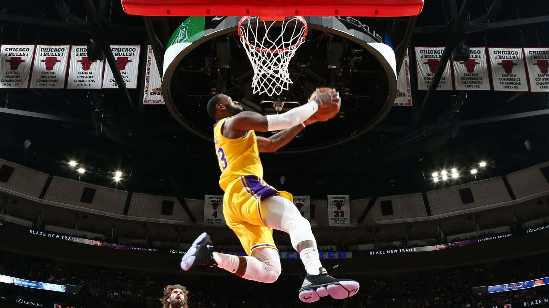 Le Bron James Slam Dunk Action Wallpaper