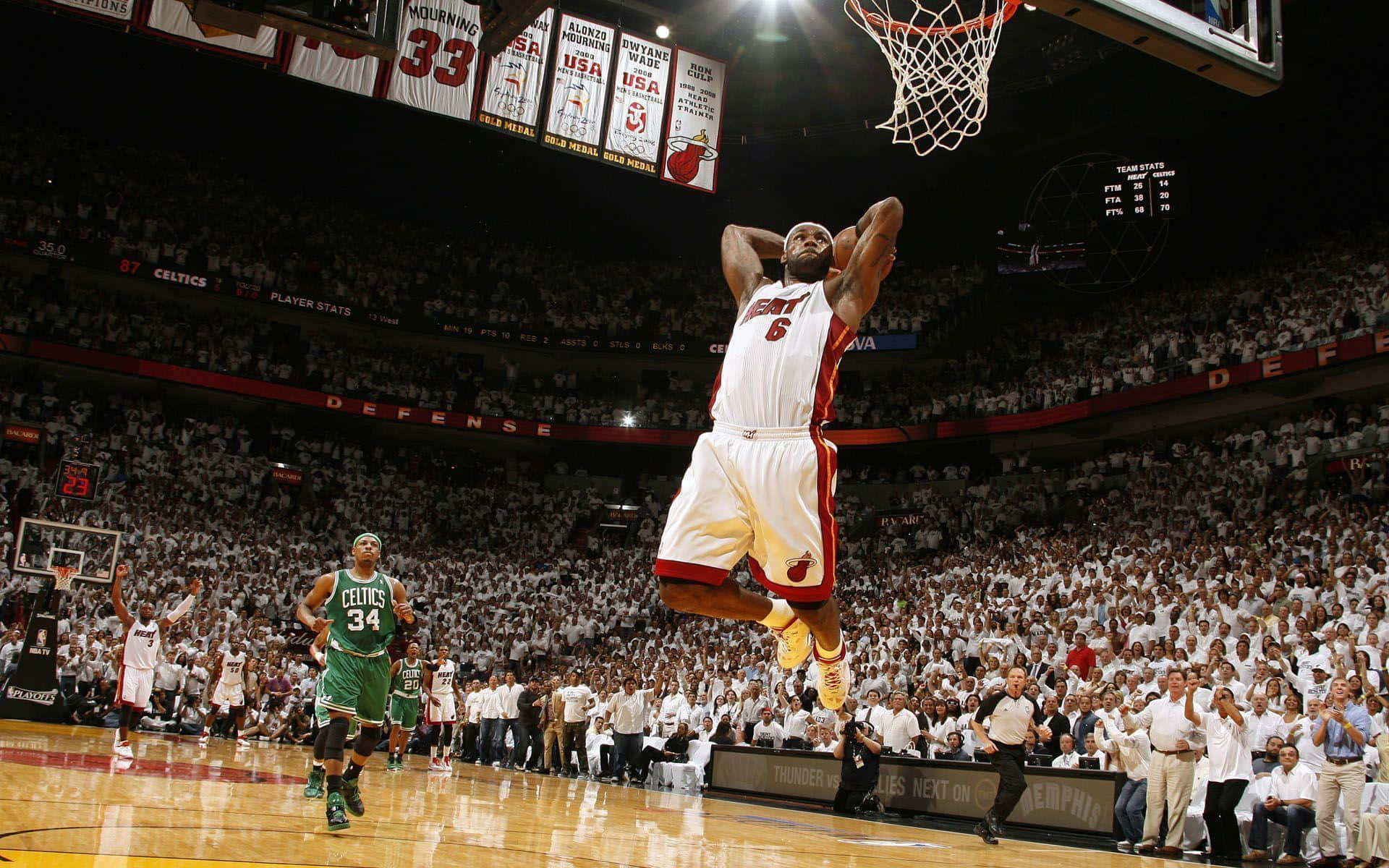 Le Bron James Slam Dunk Crowd Roar Wallpaper