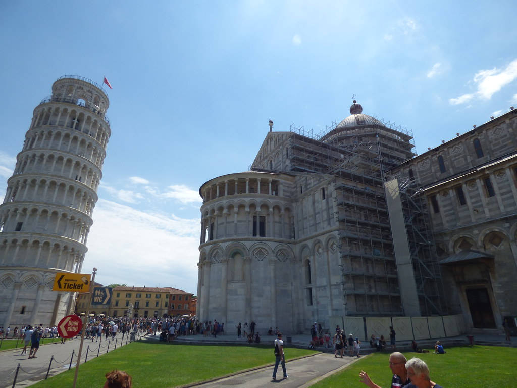 Leaning Tower Of Pisa Against Light Wallpaper