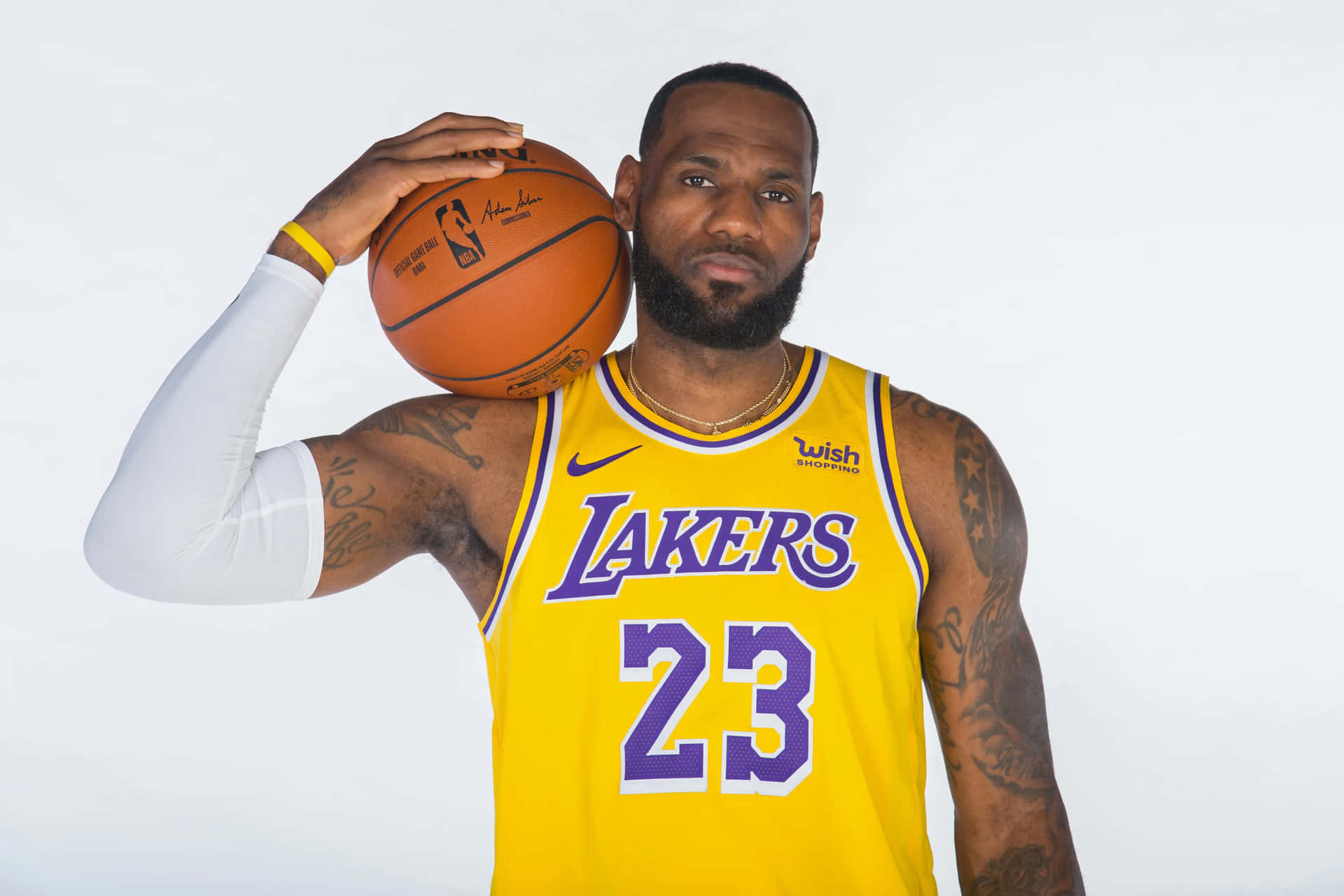 "Lebron James putting on a show for Los Angeles Lakers fans"
