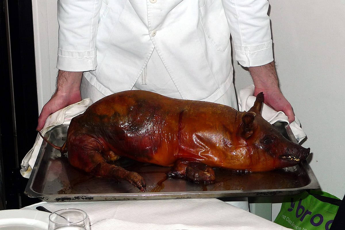Lechon Served By Chef Wallpaper
