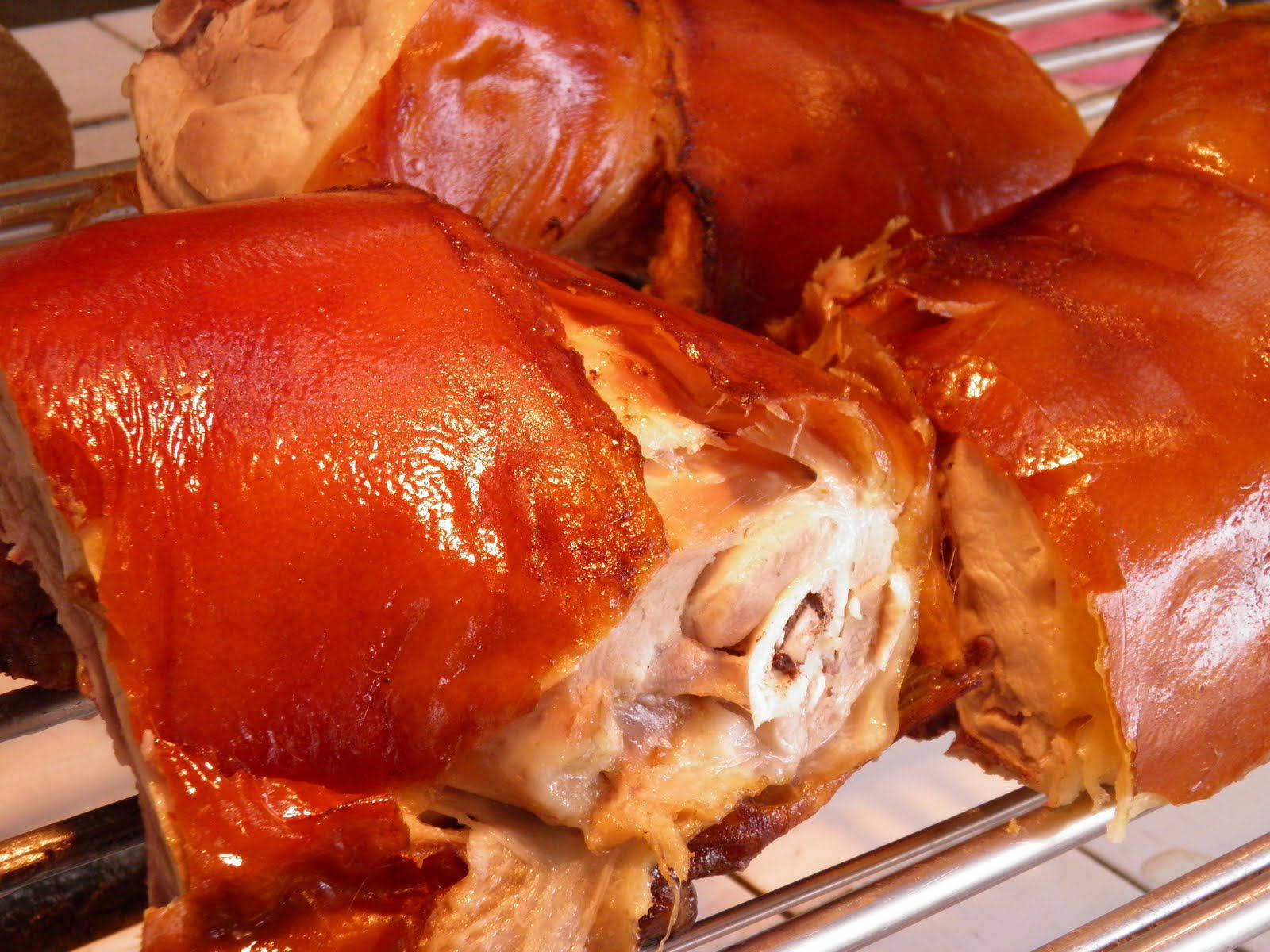 Lechon - The Perfectly Roasted Pork Delight Wallpaper