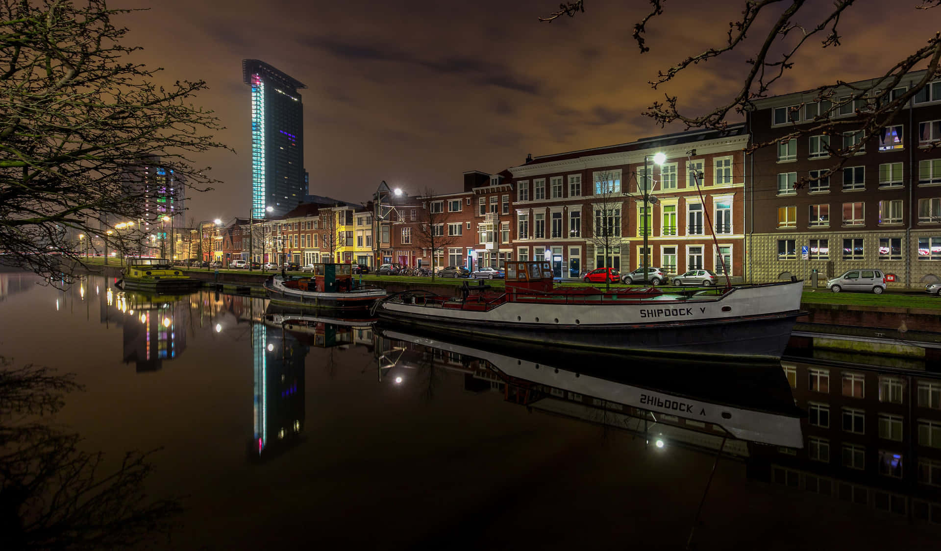 Leeuwarden Nighttime Waterfront Reflection Wallpaper