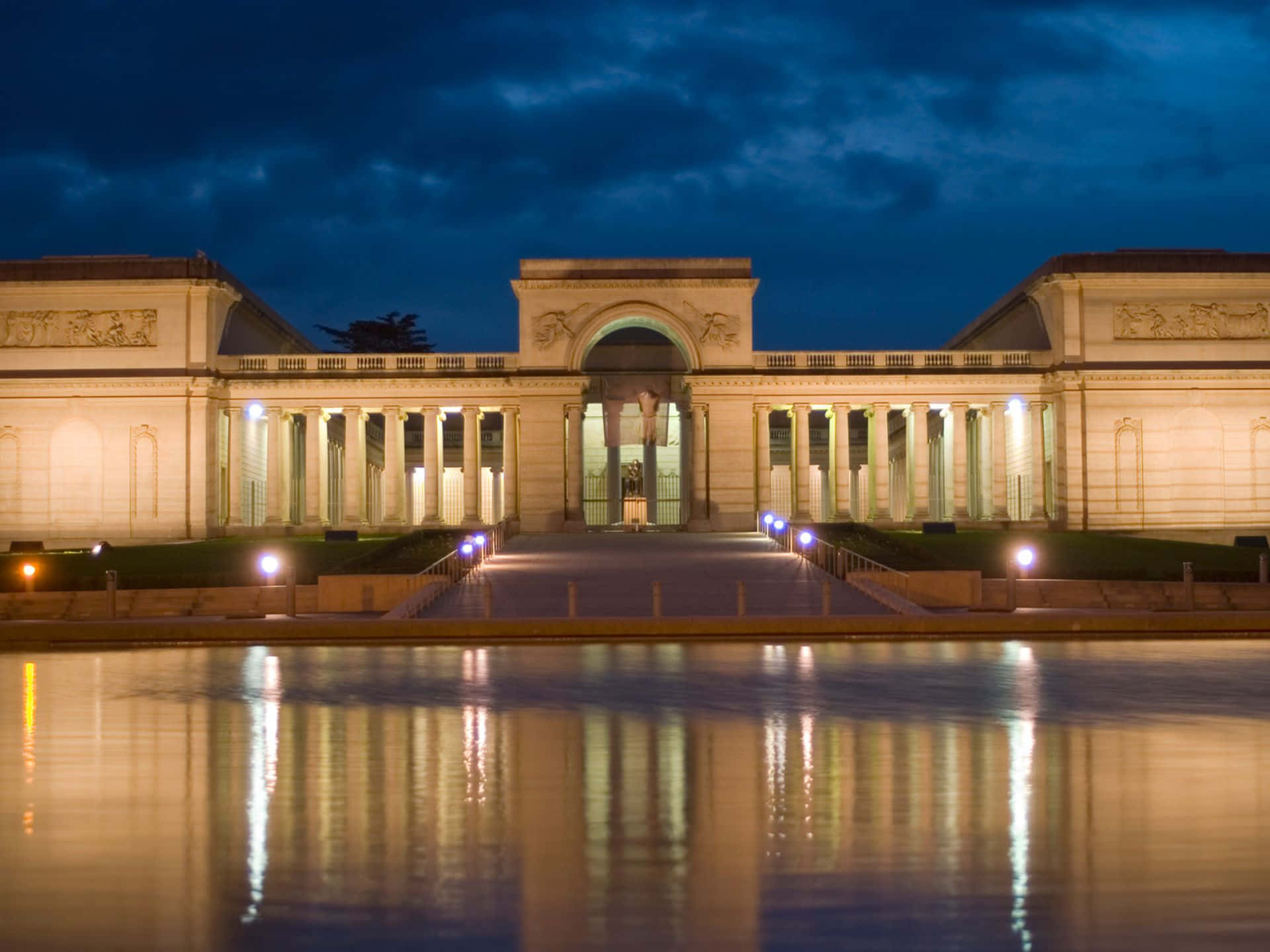 Legion Of Honor Museum Bij Schemering Achtergrond