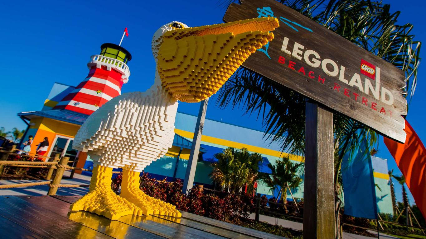 Legoland Beach Retreat Wallpaper