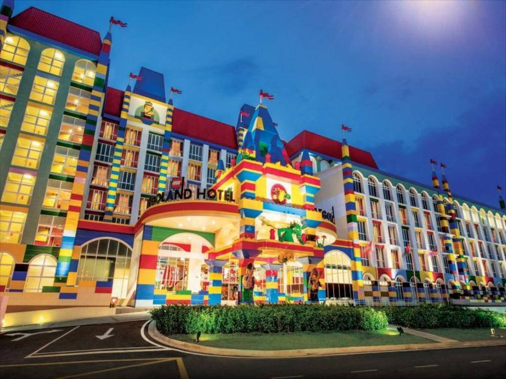 L'aspettoesterno Dell'hotel Legoland Sfondo