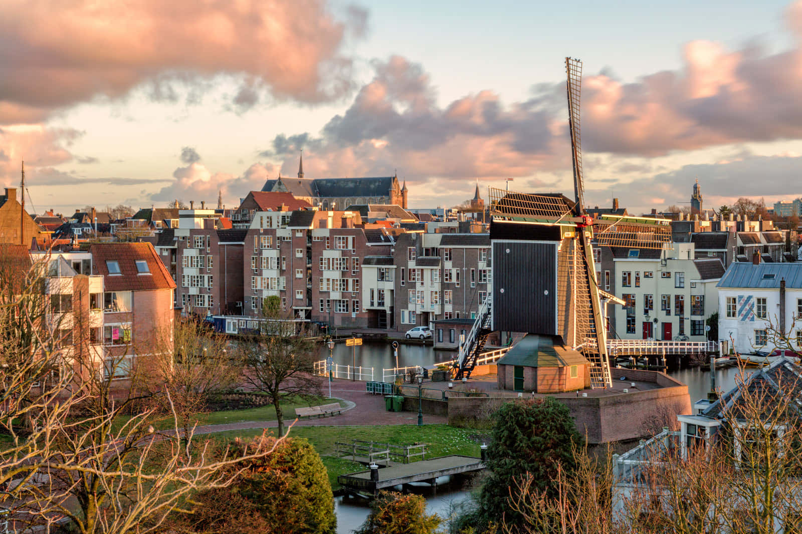 Leiden Sunset Windmill View.jpg Wallpaper