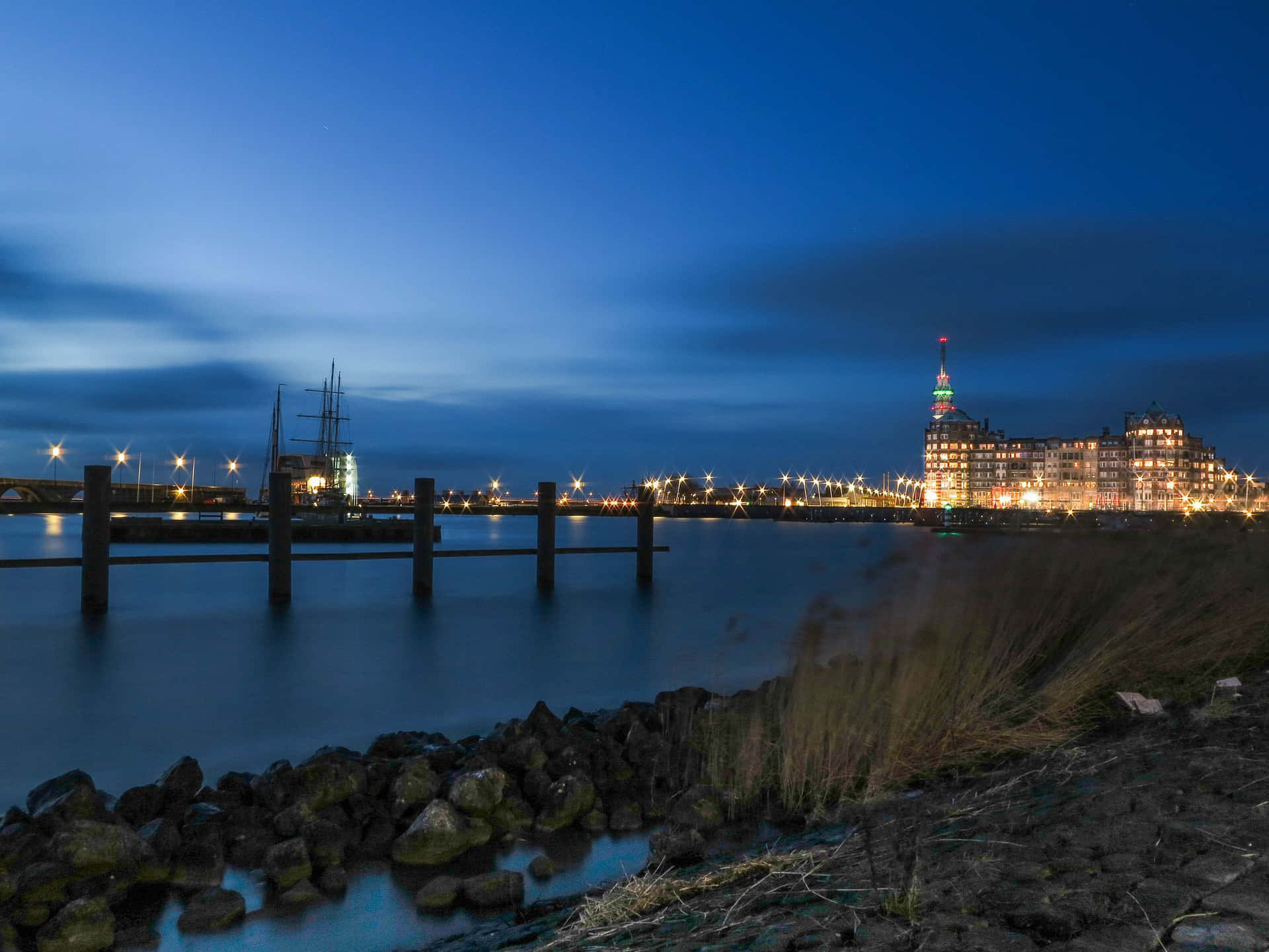 Lelystad Waterfront Twilight Wallpaper