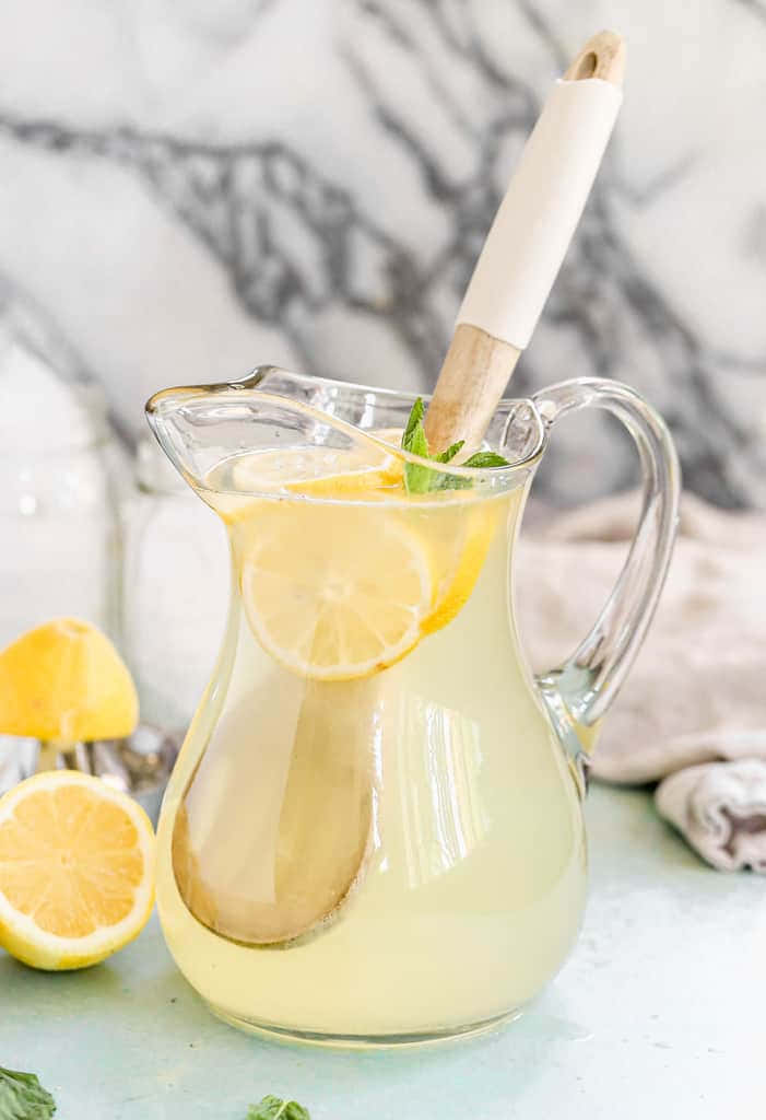 Refreshingly delicious summertime Lemonade