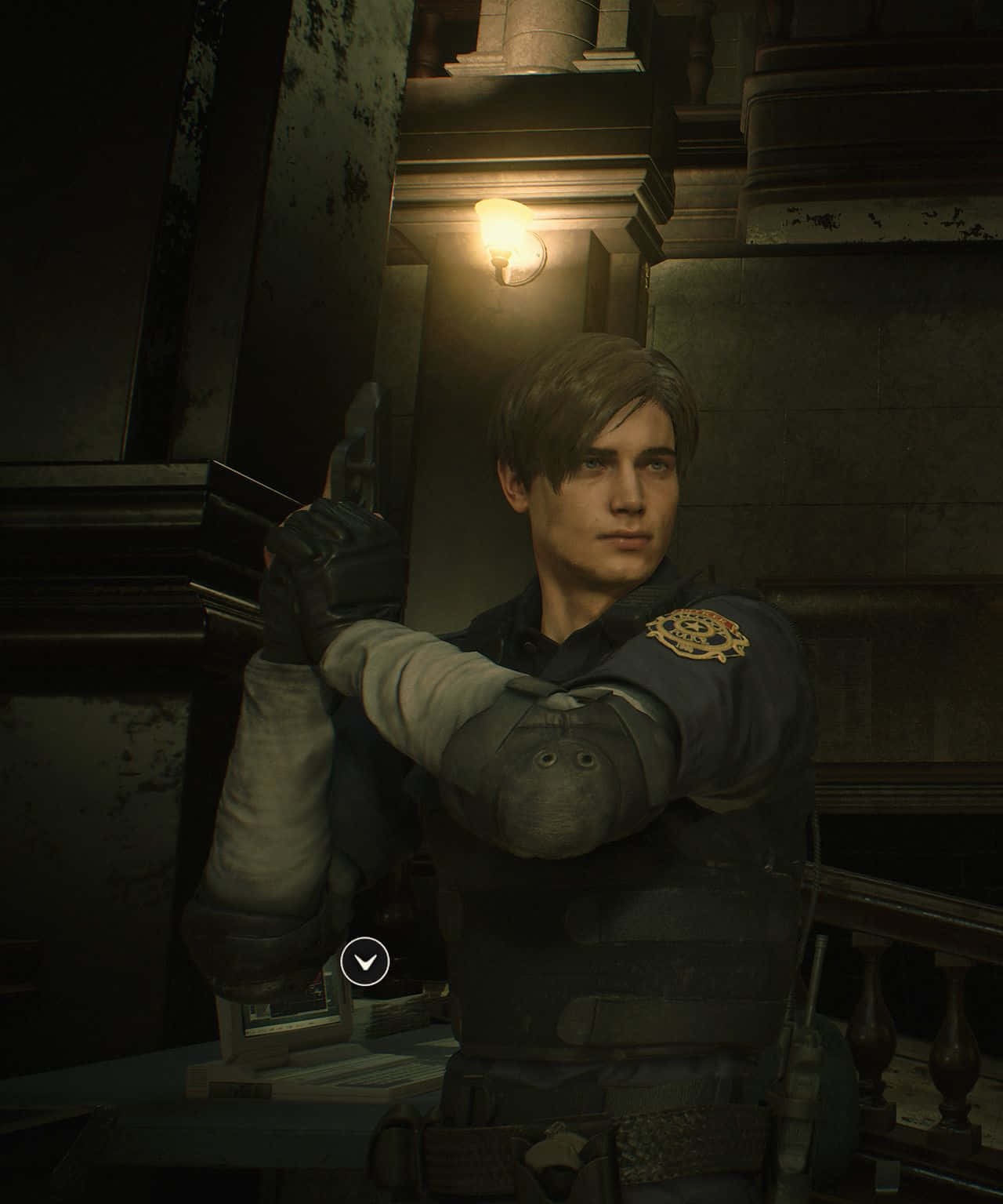 Leon undersøger Resident Evil 2 Wallpaper